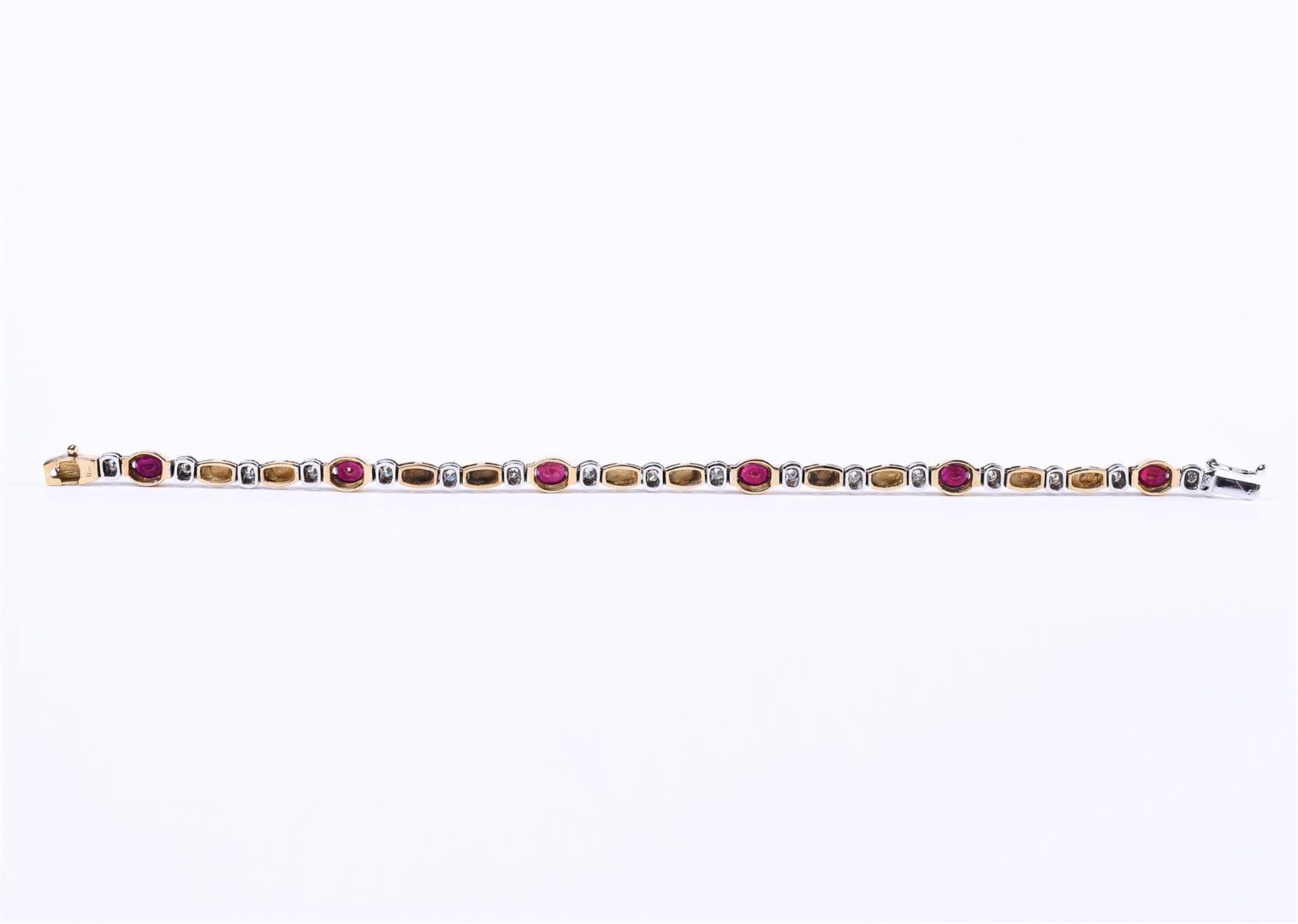 18 carat bicolor ladies bracelet alternating with oval matted and round polished links - Bild 3 aus 5