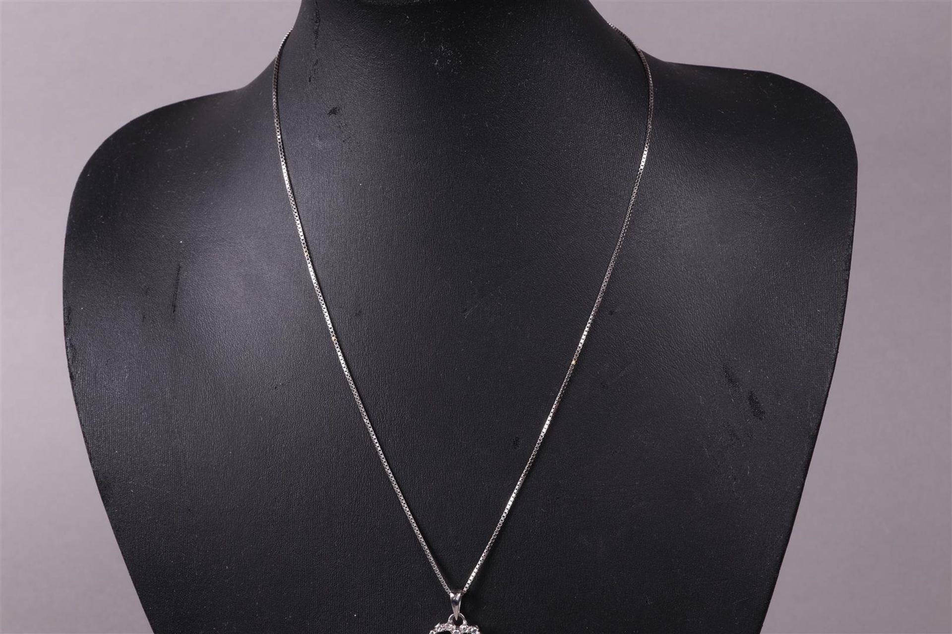 A white gold (14 kt) Ventian necklace with an open heart pendant (18 kt) - Bild 4 aus 5