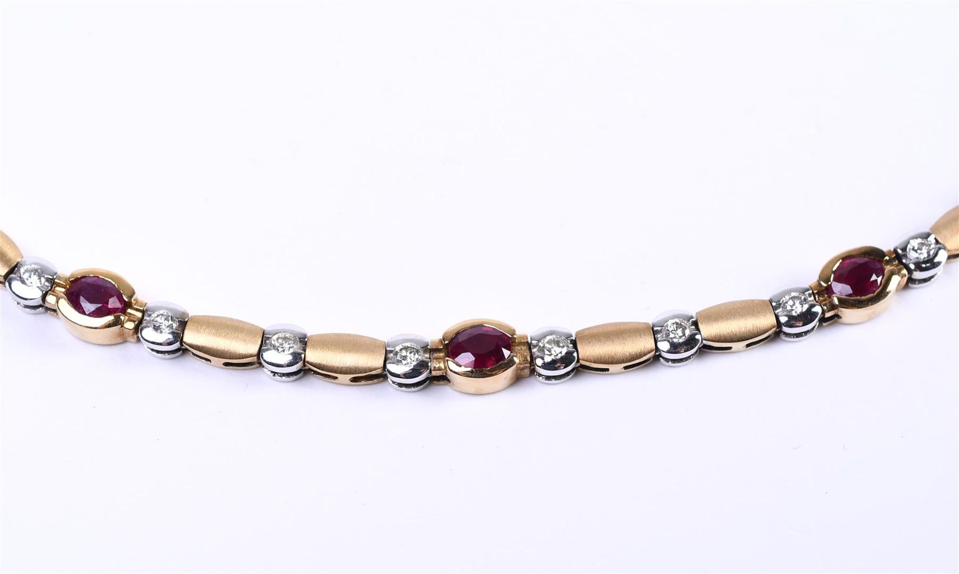 18 carat bicolor ladies necklace, alternating with round polished and oval matted links - Bild 3 aus 6