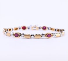 18 carat bicolor ladies bracelet alternating with oval matted and round polished links