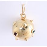 14 kt yellow gold spike ball pendant set with 1 old European cut emeralds of 0.04ct