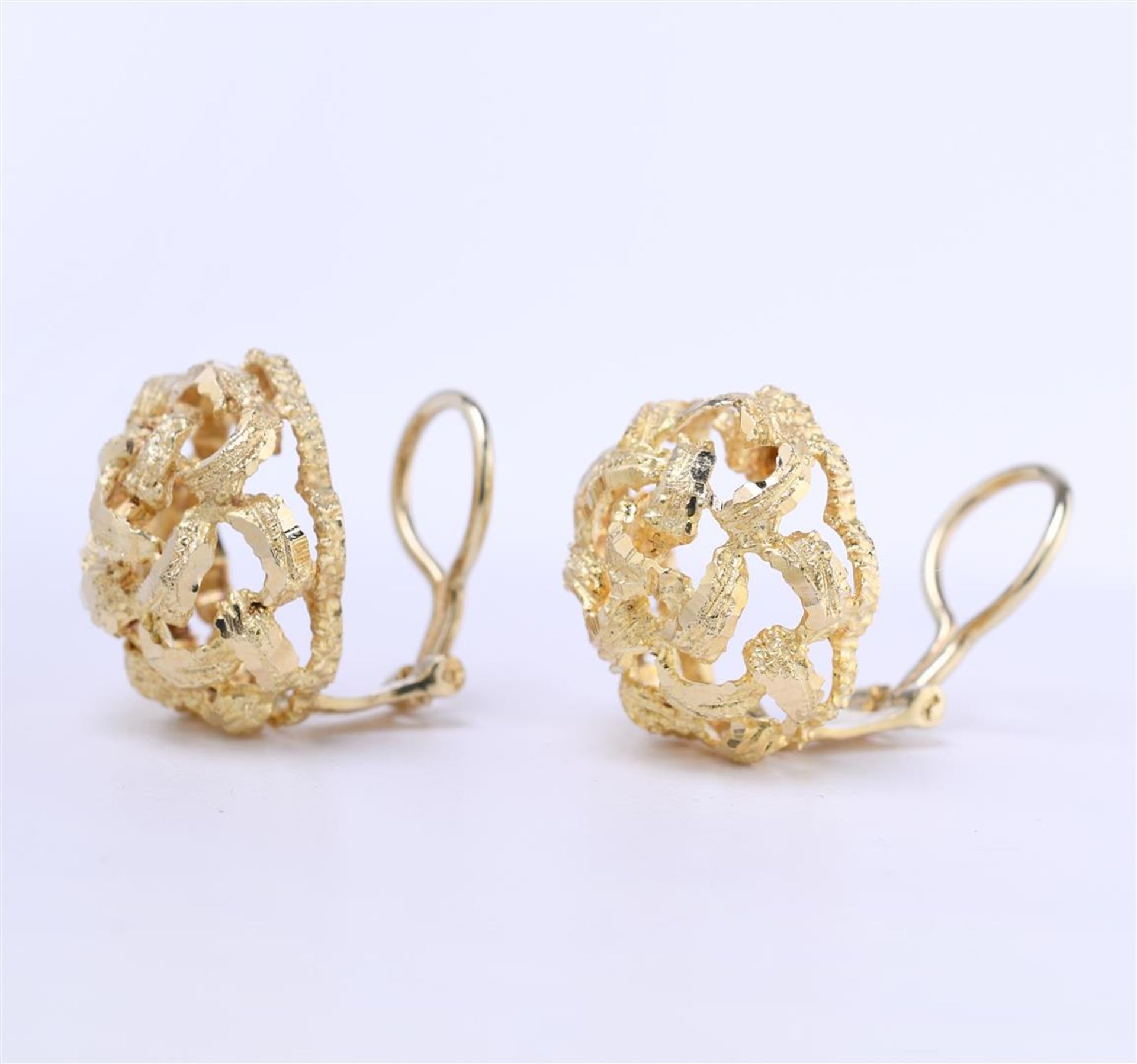 14 kt yellow gold ear clips (without plug.) Weight 9.1 grams for both ear clips - Image 2 of 5