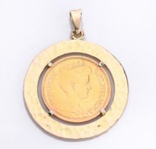14kt + 22kt gold coin pendant with hammered finish and 5 guilder coin of Queen Wilhelmina