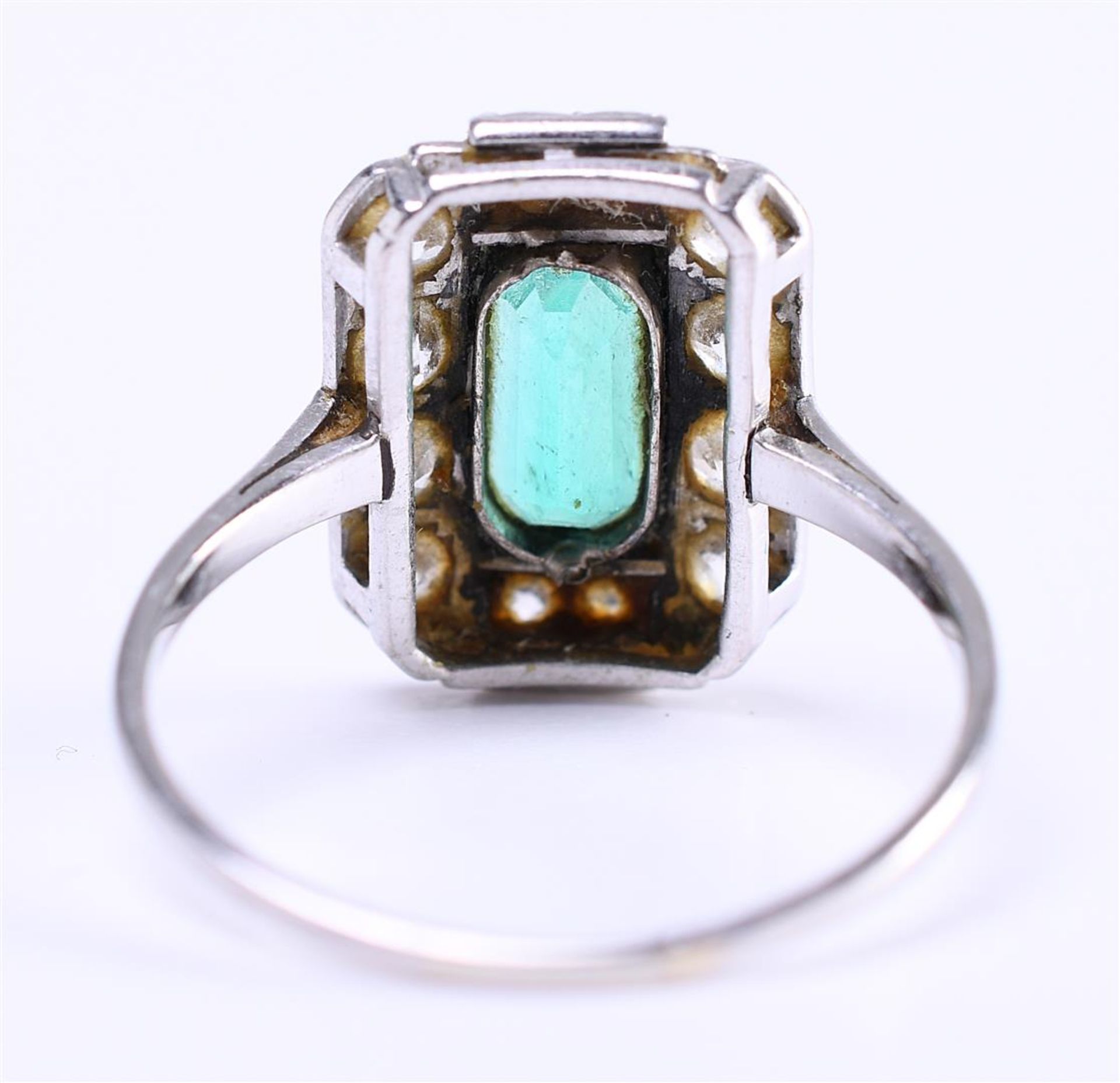 14 carat white gold (rhodium-plated) ring (1970s-80s) set with a synthetic emerald - Bild 4 aus 5