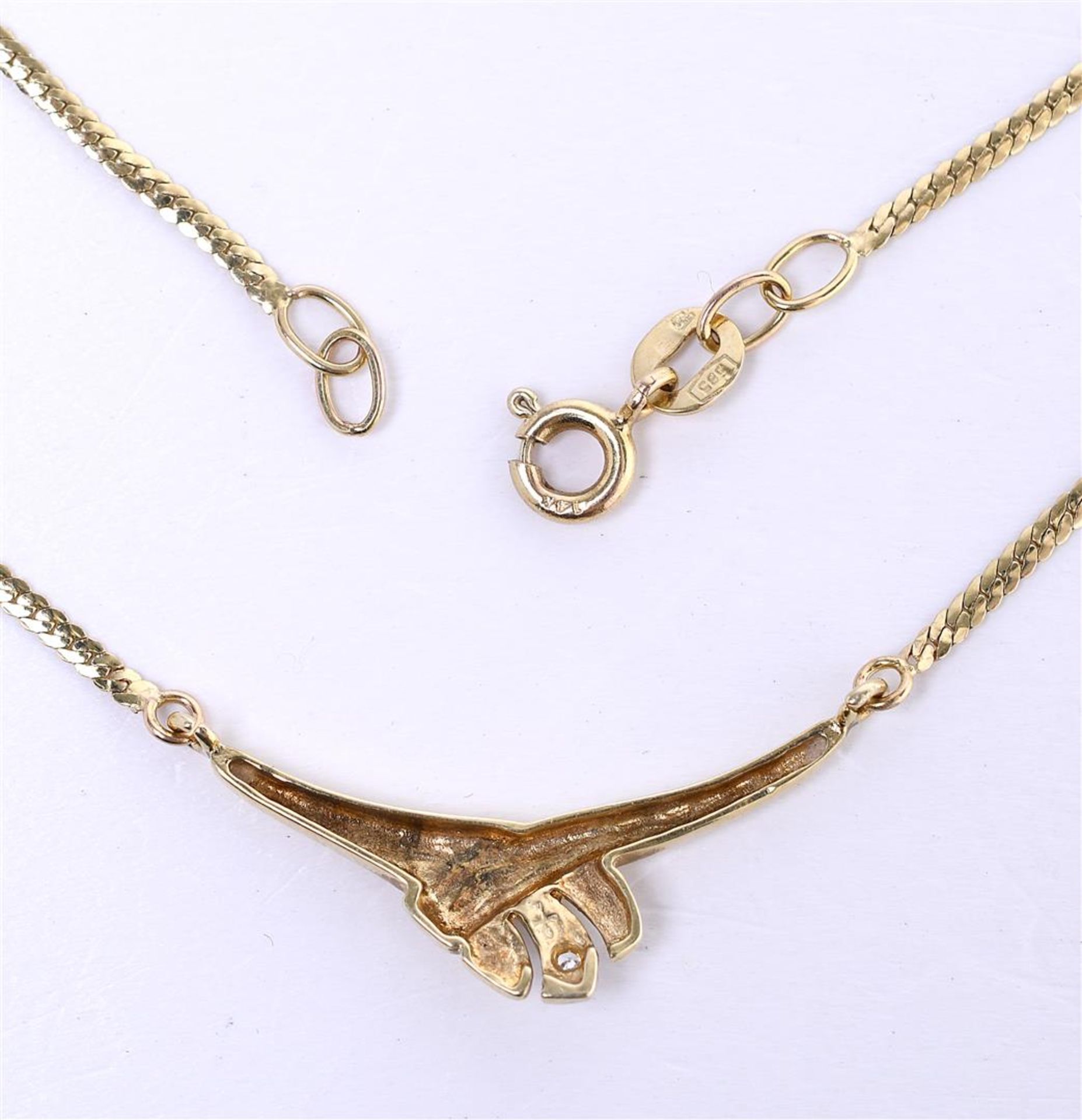 14 kt bicolor necklace set with a single cut diamond of 0.01 ct - Bild 3 aus 3