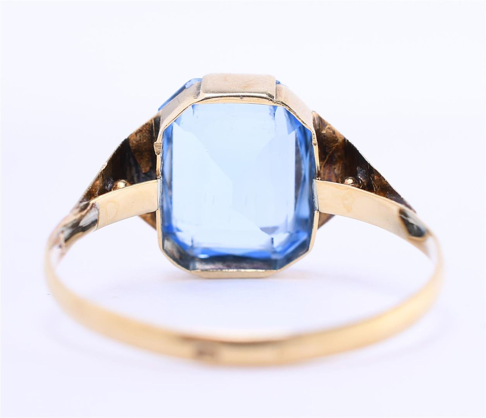 14 kt yellow gold solitaire ring set with emerald cut imitation aquamarine - Bild 3 aus 5