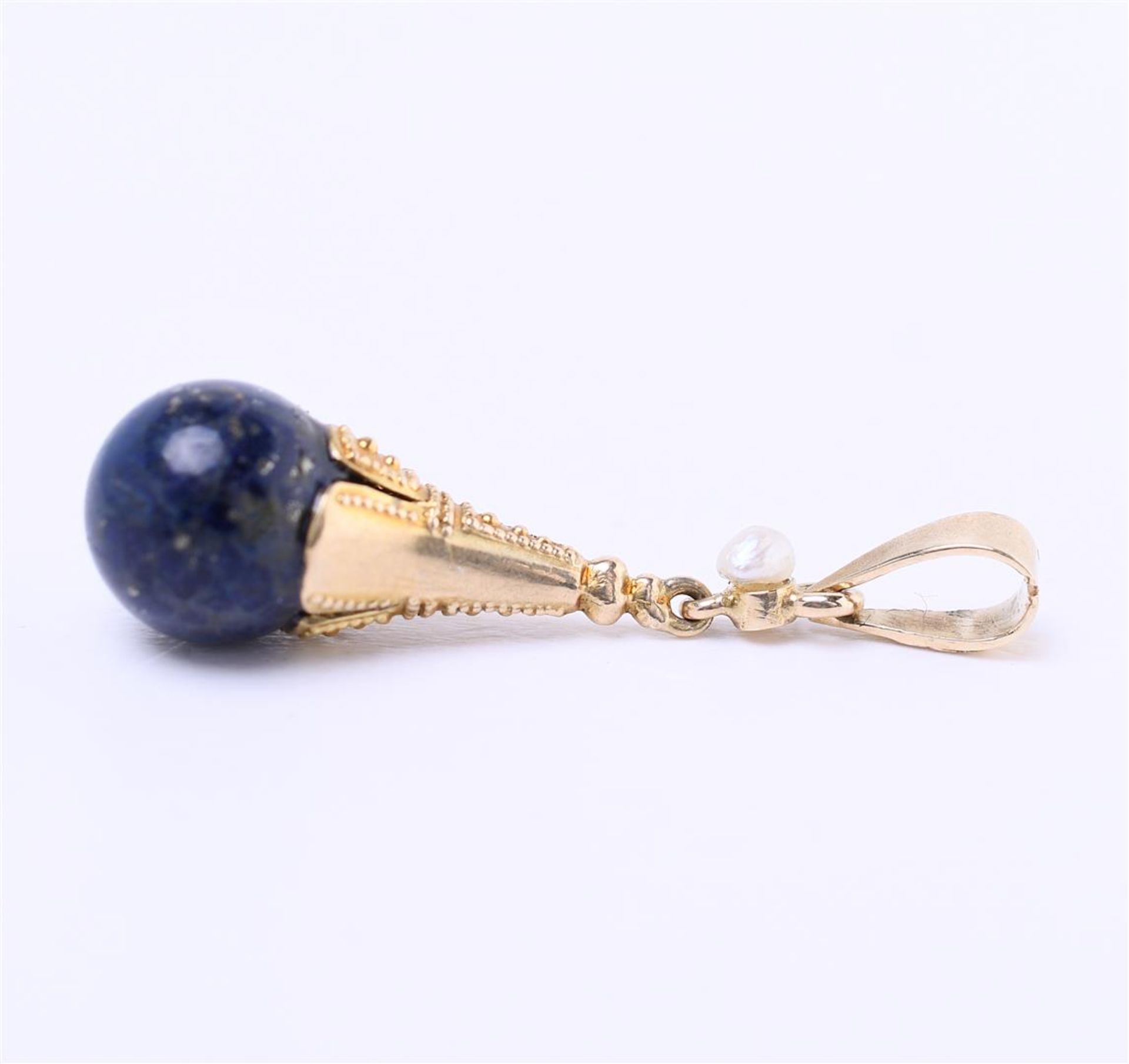 14kt yellow gold pendant set with lapis and freshwater pearl. Pendant weight: 1.2 grams - Bild 2 aus 3