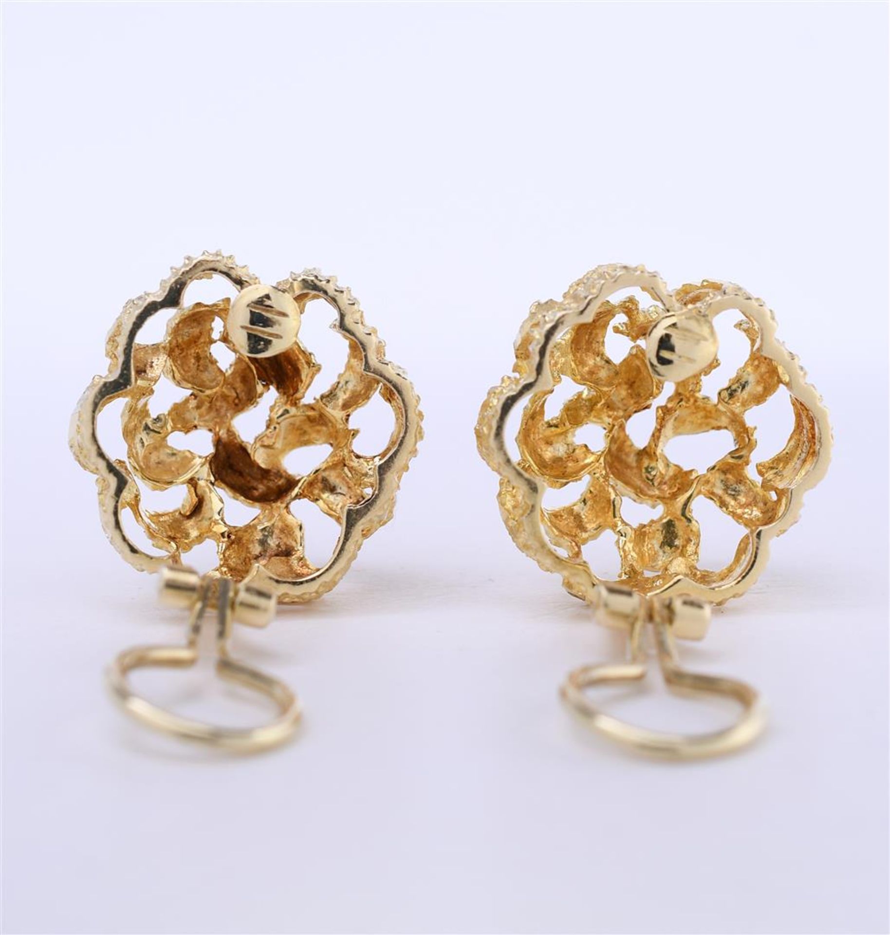 14 kt yellow gold ear clips (without plug.) Weight 9.1 grams for both ear clips - Image 4 of 5