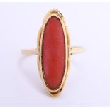 14 kt yellow gold scalloping set with marquise cut red coral. Ring size 50 / 16 mm