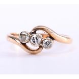 14 kt rose gold 3-stone ring, set with 3 brilliant cut diamonds