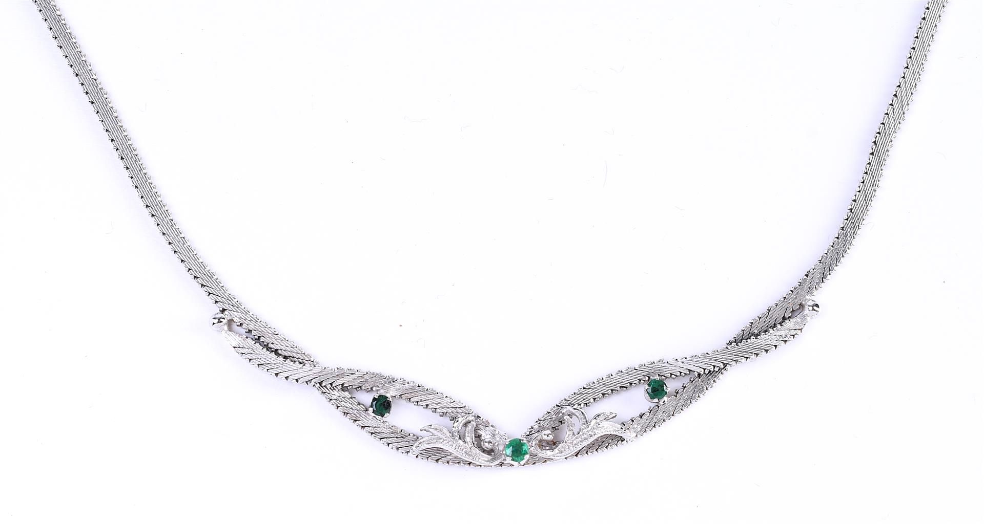 14 carat white gold women's choker necklace with a sliding clasp with extra safety figure