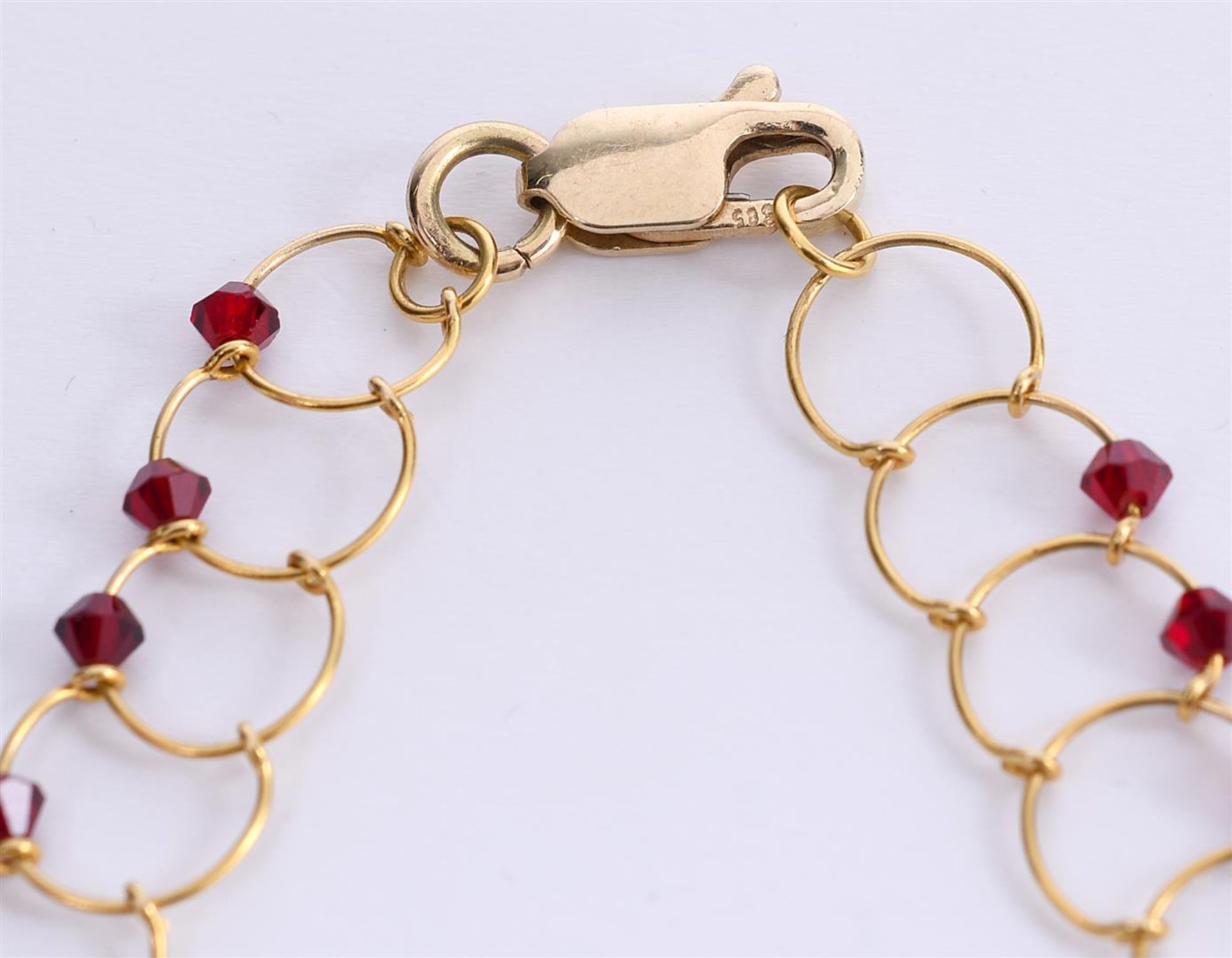 14 kt yellow gold wire necklace set with red crystal stones. Necklace length 41cm - Bild 5 aus 6