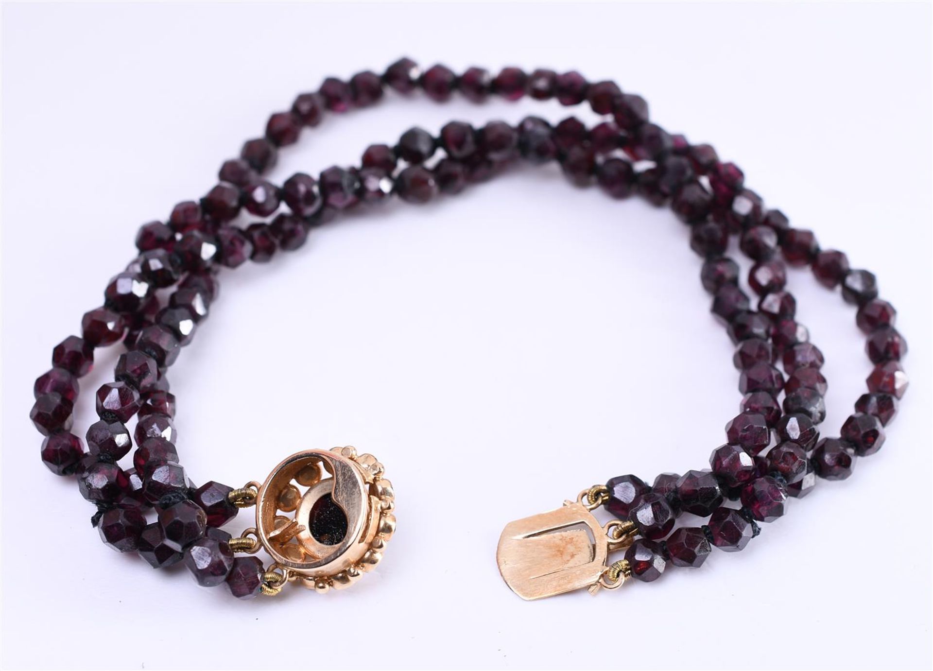 14 kt rose gold bracelet with 3 strands of faceted garnet beads - Bild 2 aus 3