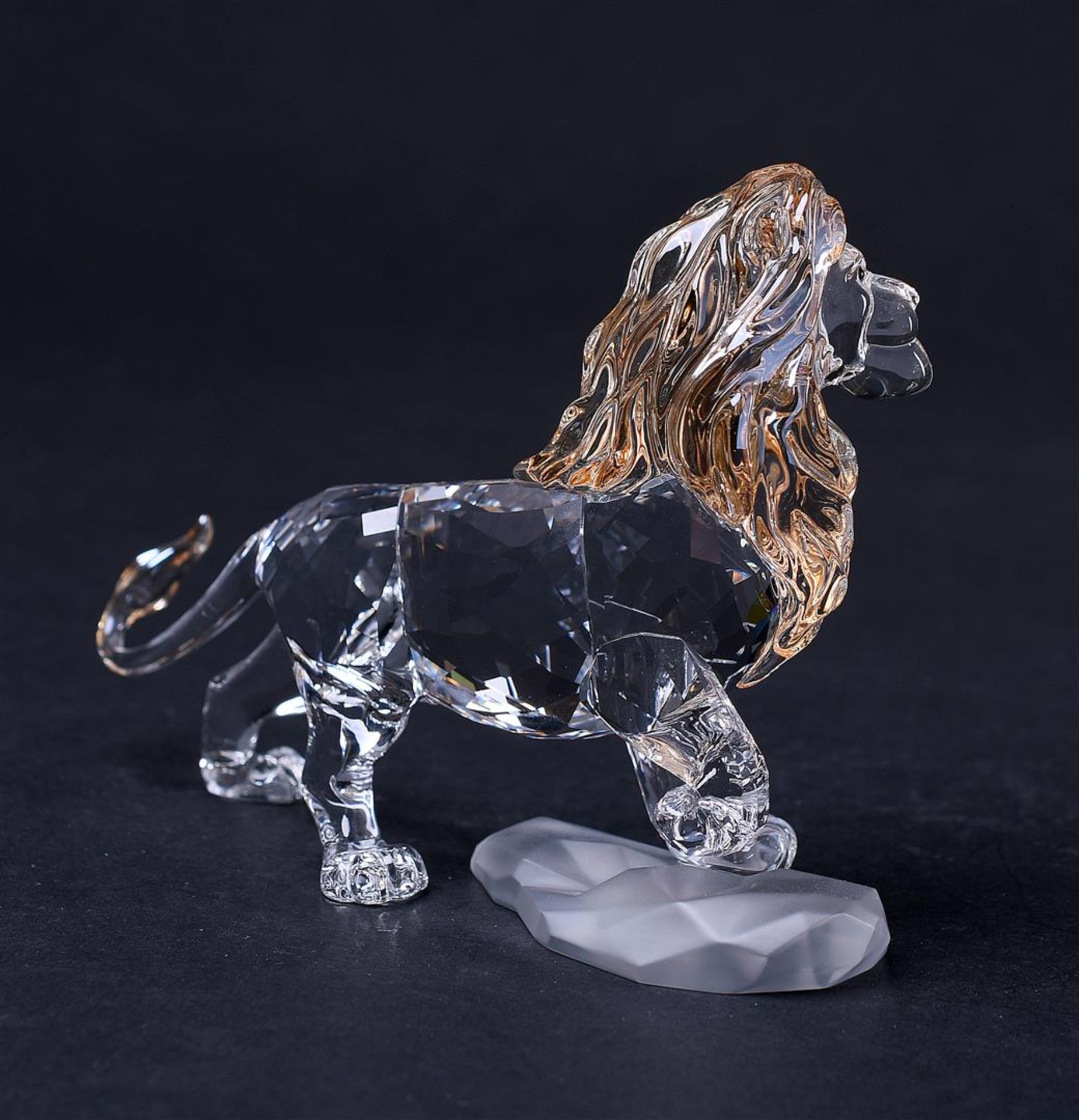 Swarovski Disney, Mufasa, Year of release 2010, A 9100 No. 000 196. Includes original box.
H. 12,5 c - Image 3 of 7