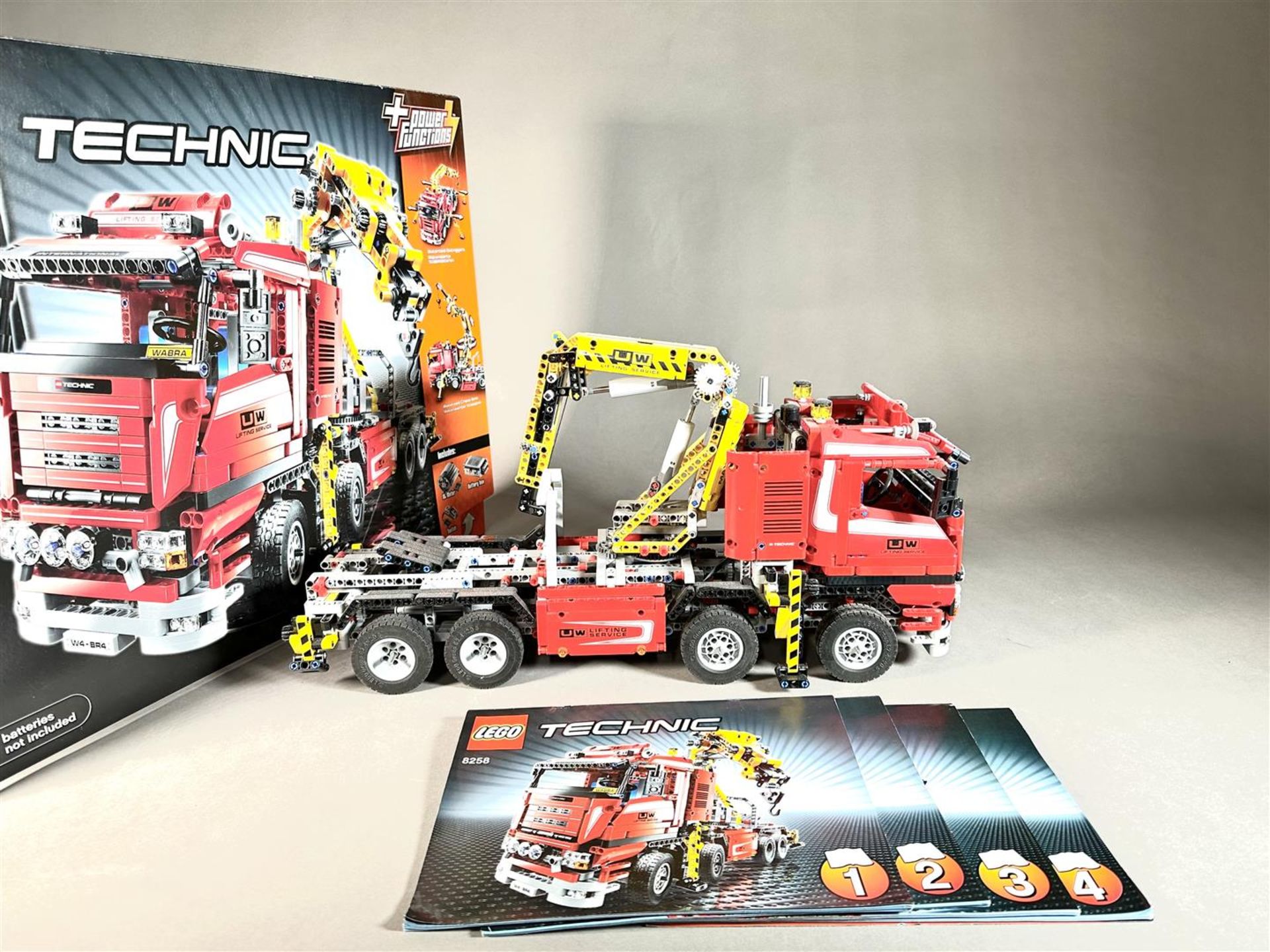 LEGO - Technic - 8258 - Truck - Crane Truck with Power Functions - Image 2 of 2