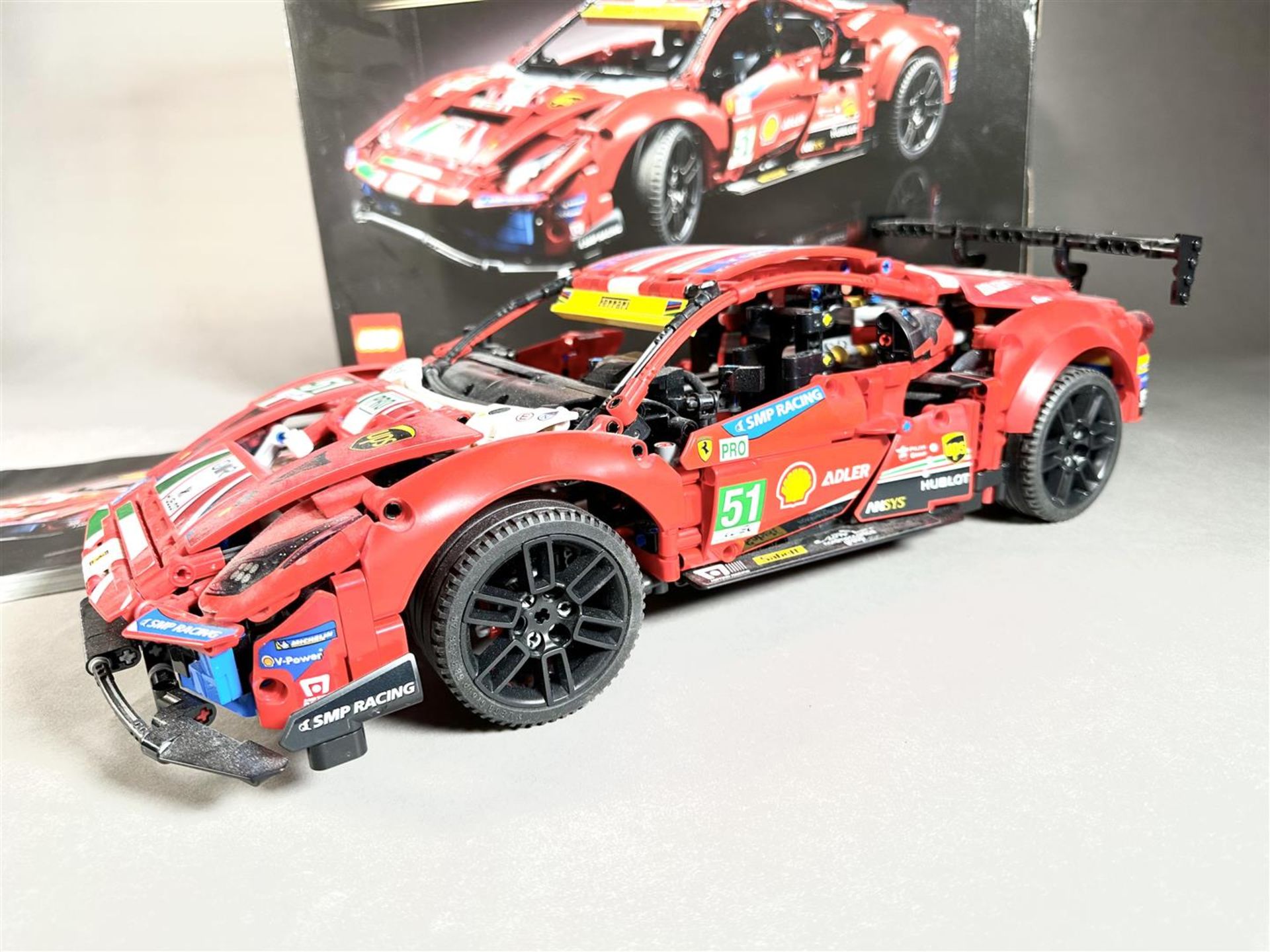 Lego Technic Ferrari 488 GTE AF Corse #51 42125. - Bild 2 aus 2