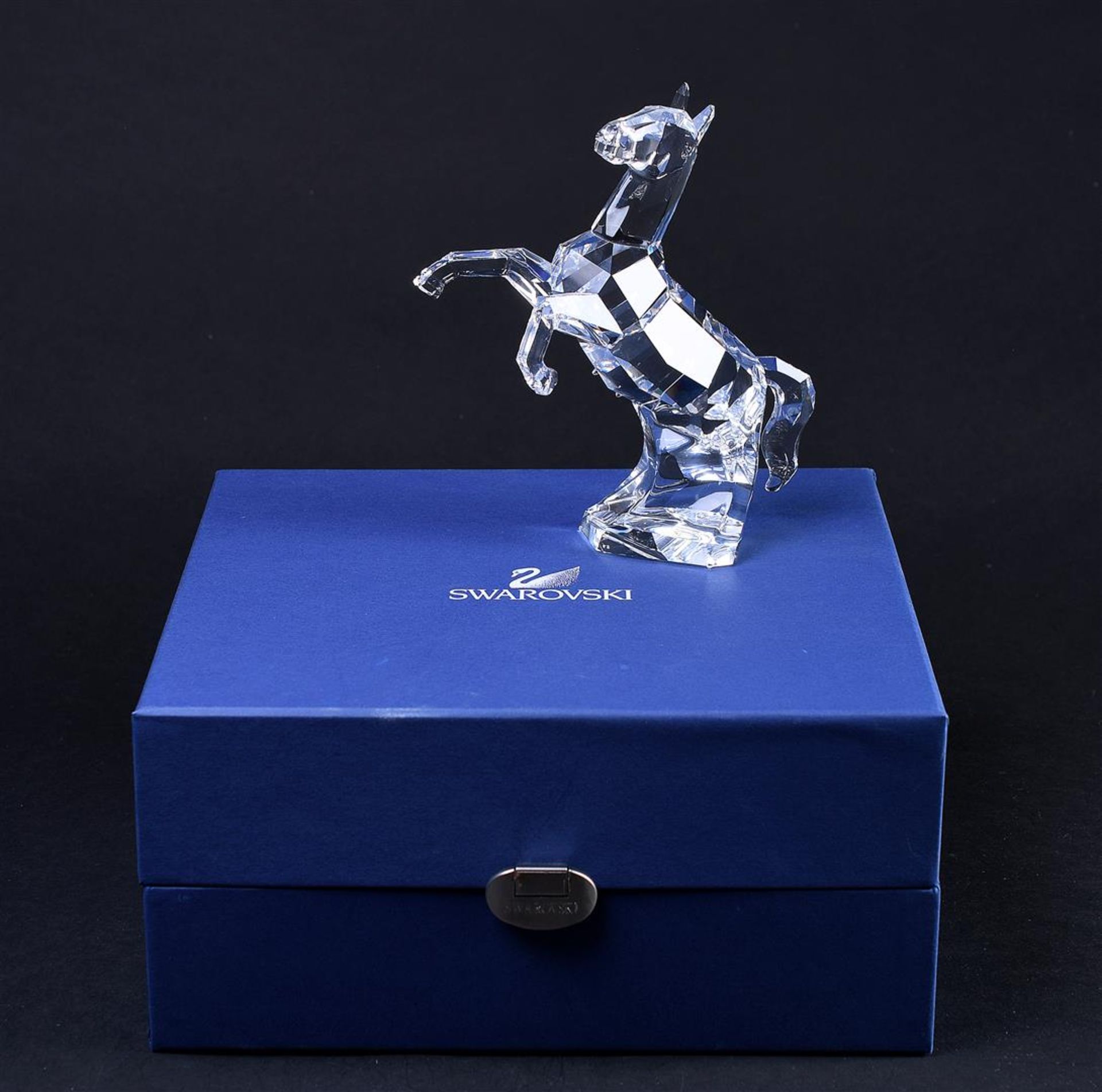 Swarovski, horse, Year of issue 2004, 660218. Includes original box.
H. 13,8 cm. - Bild 4 aus 4
