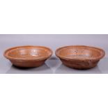 A lot of two earthenware wash basins. The cat Bergen op Zoom.
Diam. 40 cm.