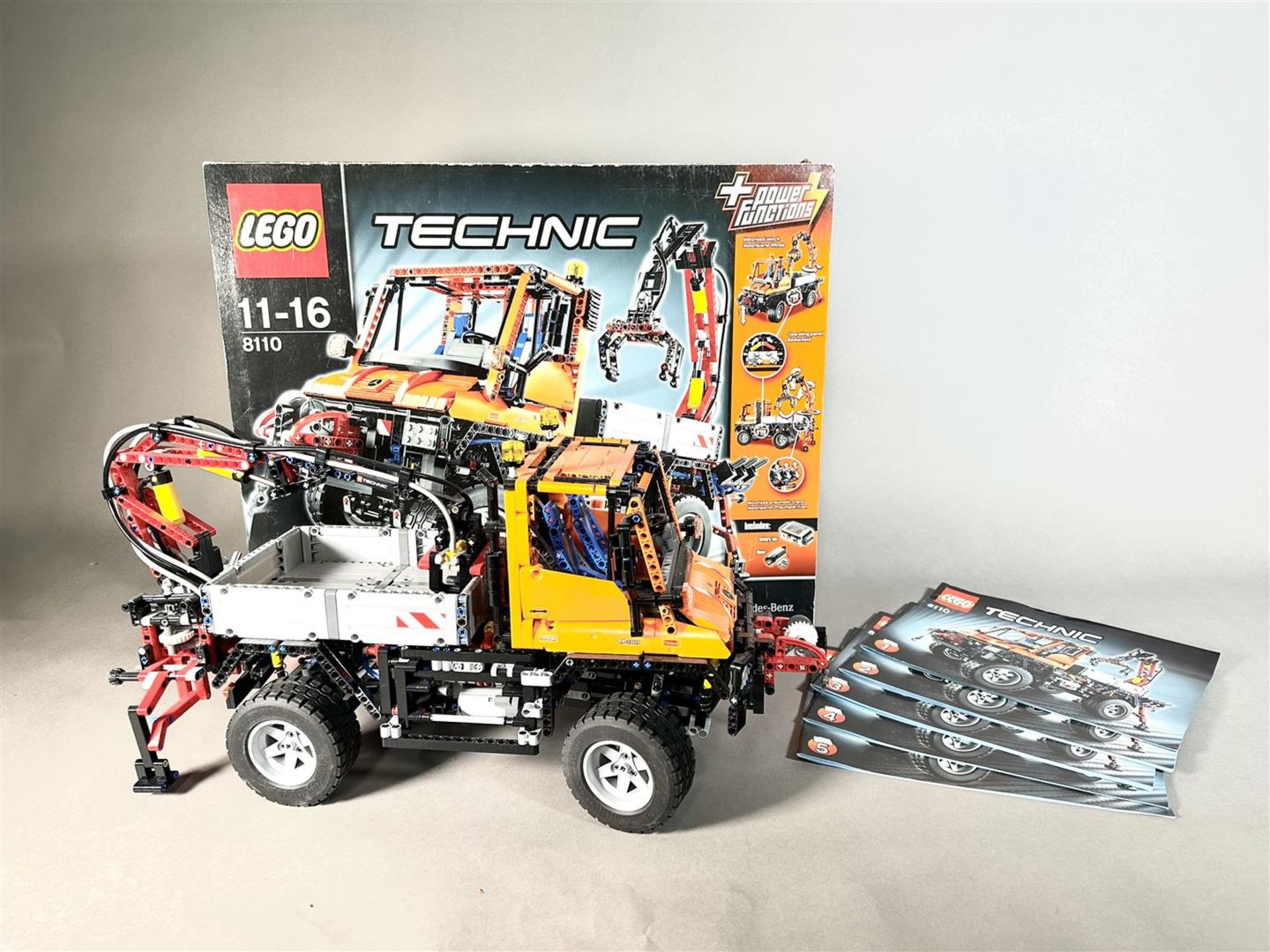 8110, Unimog U400, LEGO Technic