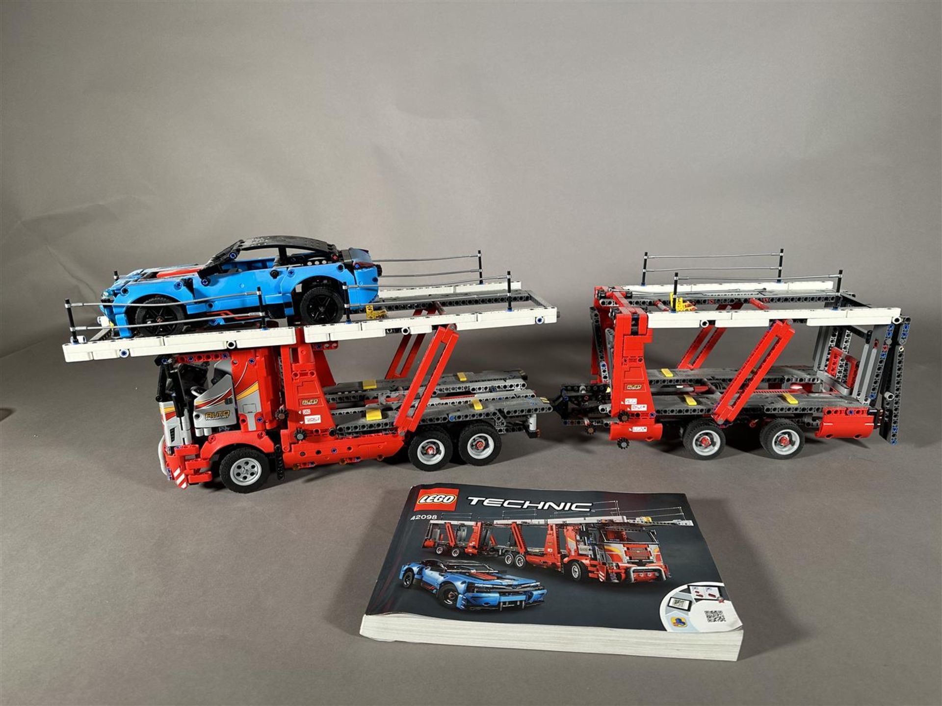 Lego Technic Car Transport Vehicle - 42098. - Bild 2 aus 6