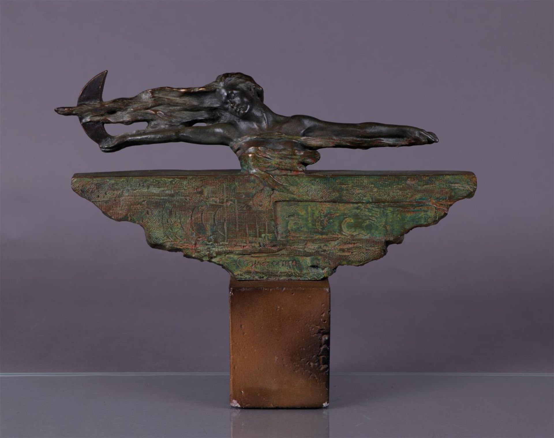 A bronze statue depicting the Night, signed 'Milo', 20th century.
29 x 35 cm.