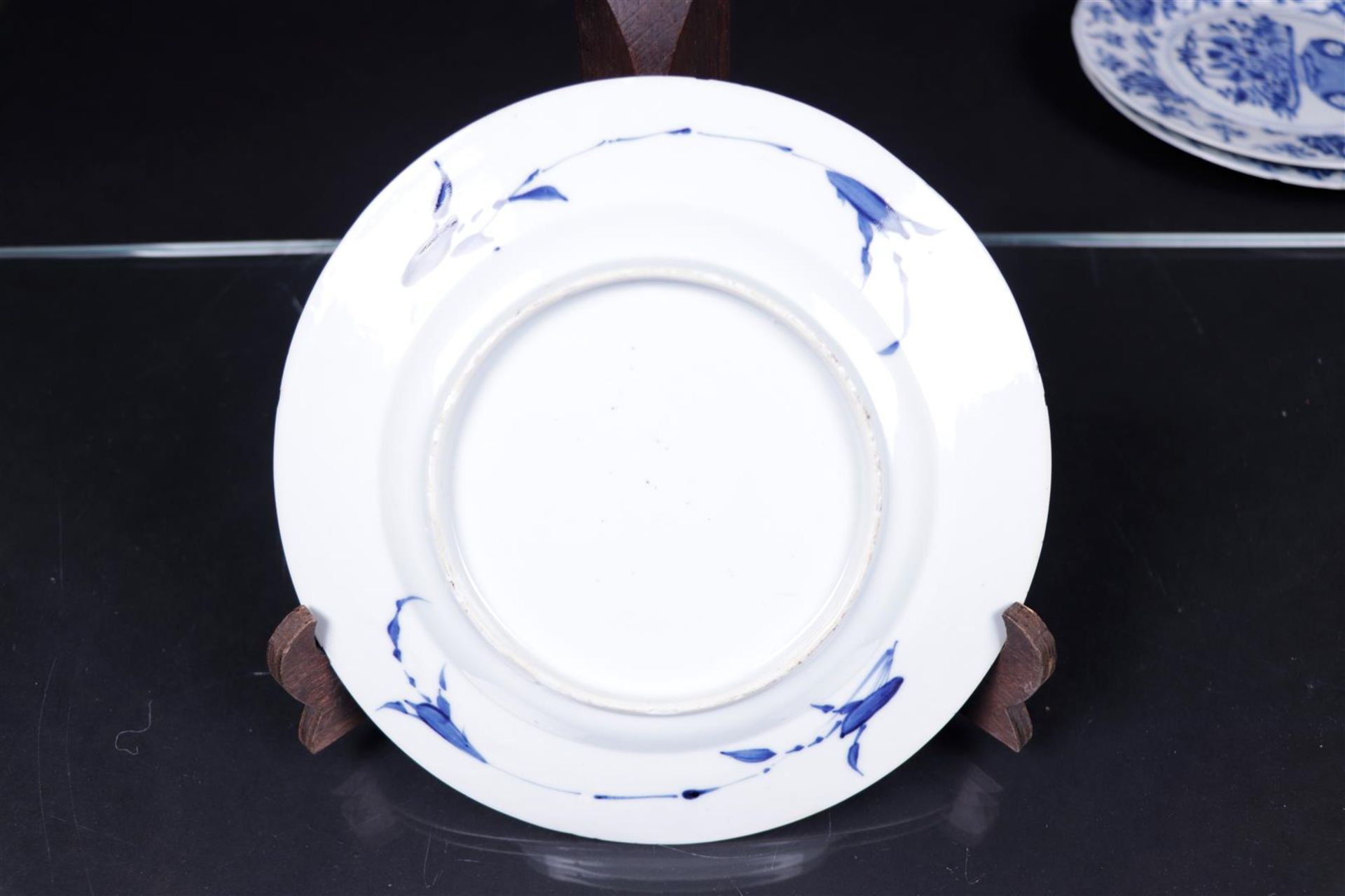 Two porcelain various Famille Rose plates, one with a leaf-shaped bed with a landscape, the other wi - Image 2 of 3