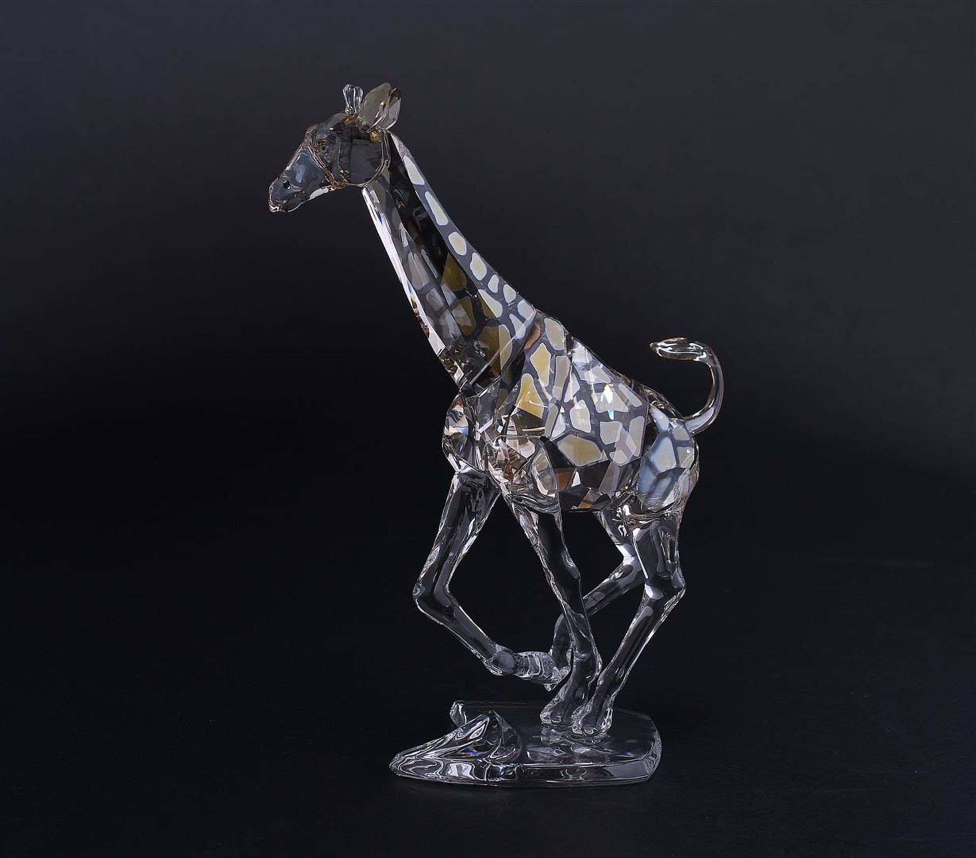 Swarovski, Giraffe, Year of Release 2012, 935896. Includes original box.
17 x 12 cm. - Bild 2 aus 8