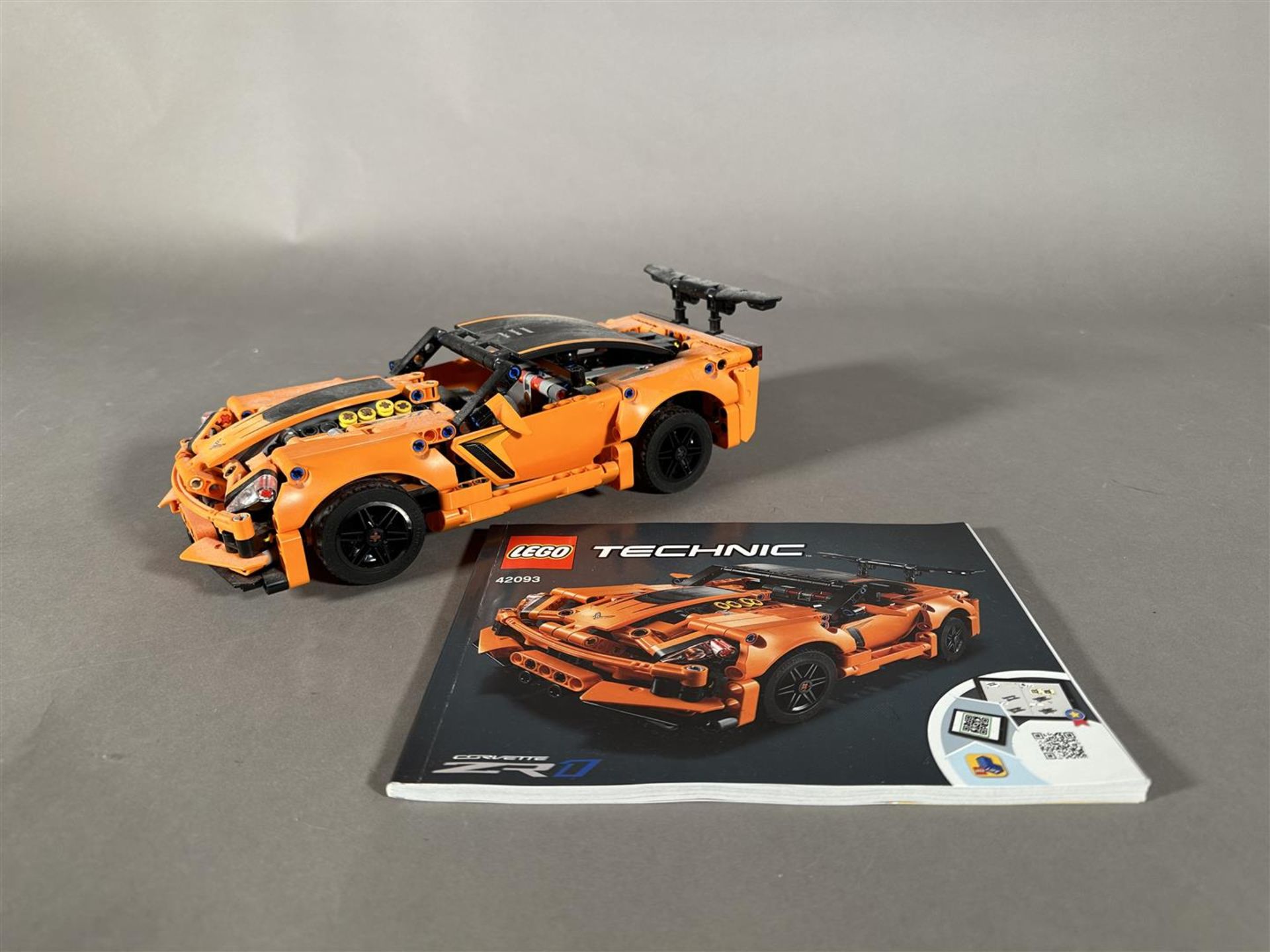 LEGO 42093 Technic Chevrolet Corvette ZR1 & Hot rod, 2-in-1 Sports car model