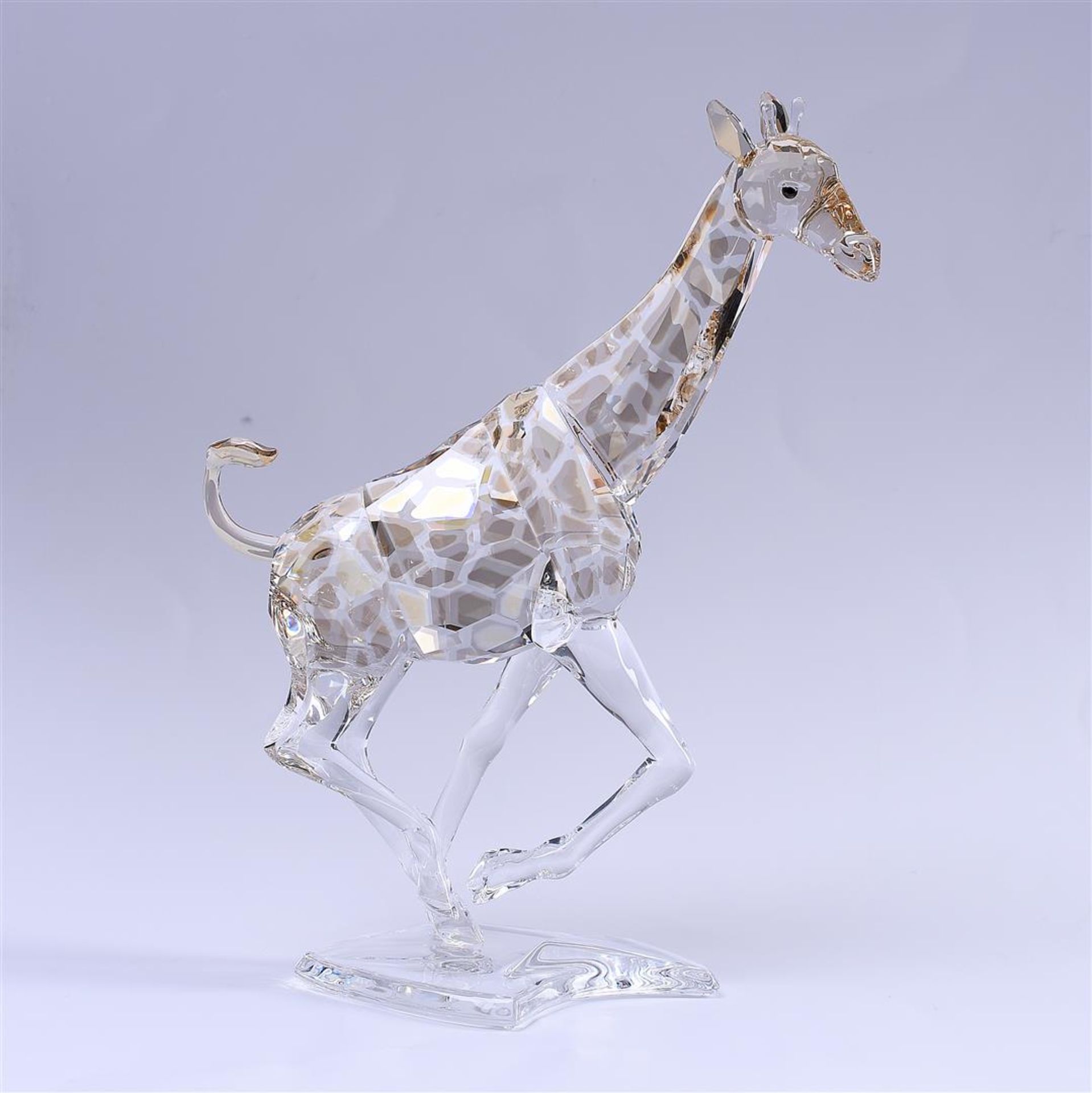 Swarovski, Giraffe, Year of Release 2012, 935896. Includes original box.
17 x 12 cm. - Bild 6 aus 8