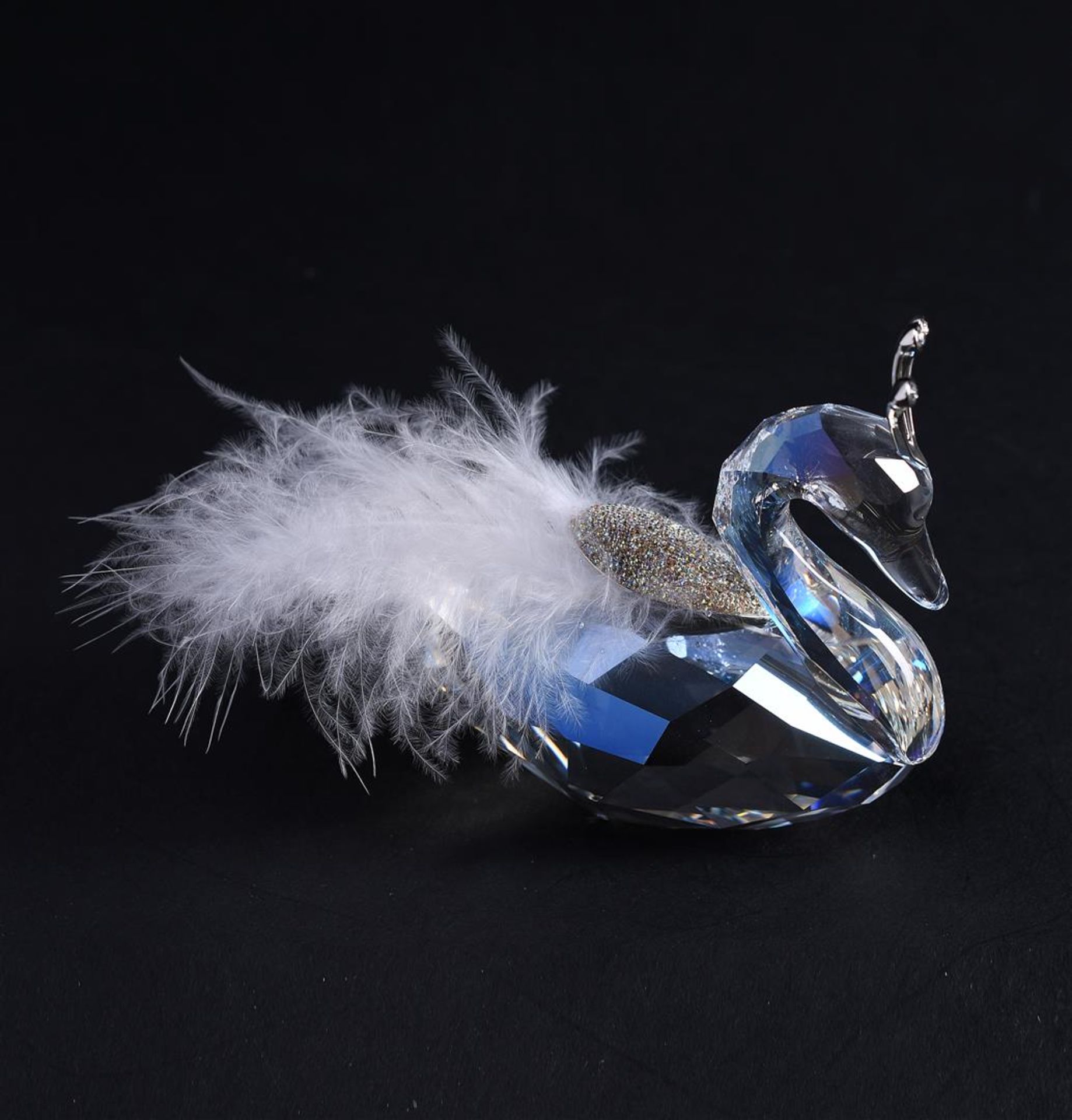 Swarovski,winter swan Year of publication 2010, 1054571. Includes original box and glass shoe.
H. 8, - Image 3 of 4