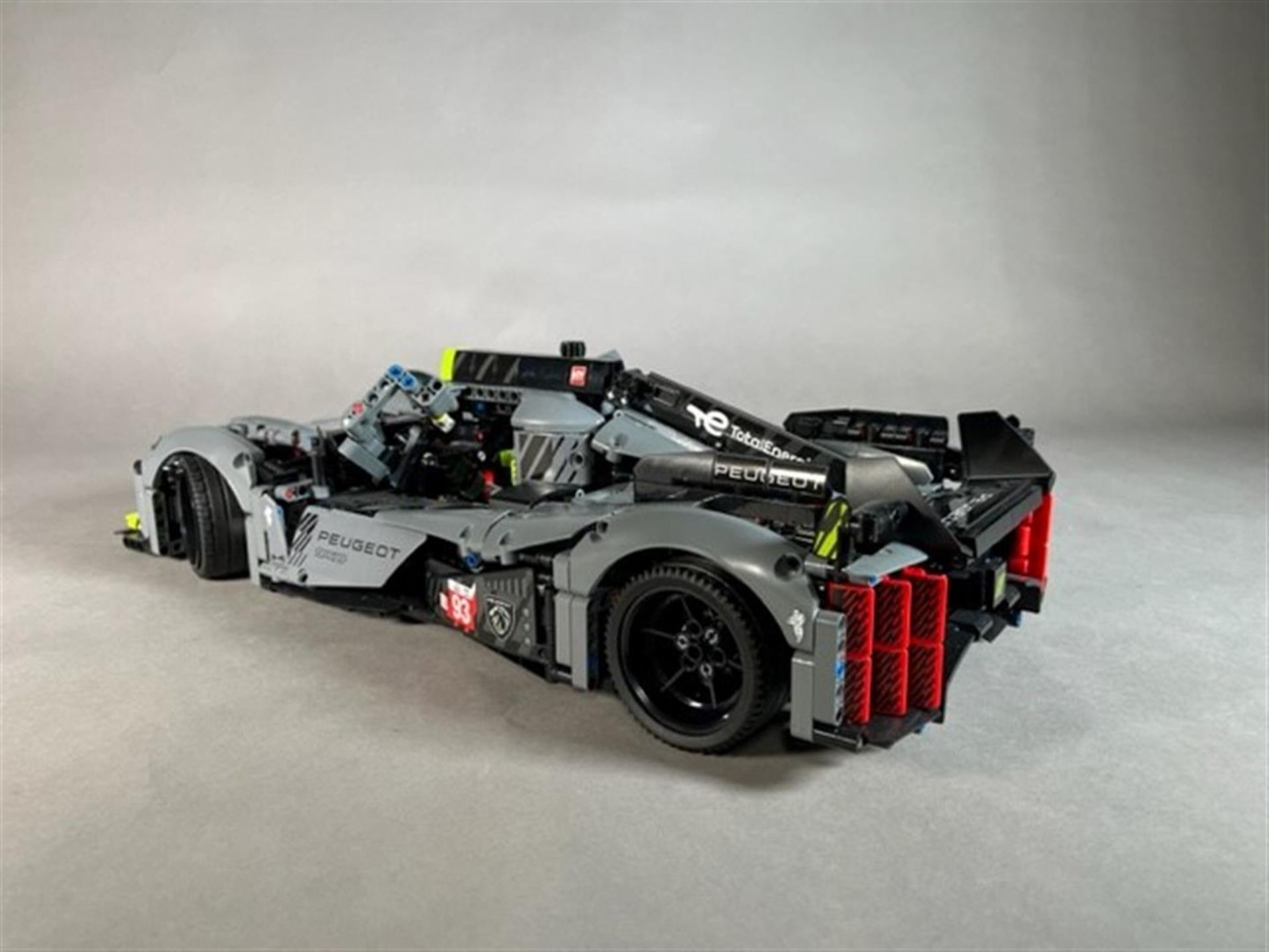 LEGO - Technic - 42156 - Peugeot 9X8 Hypercar 24h Le Mans - Bild 6 aus 6
