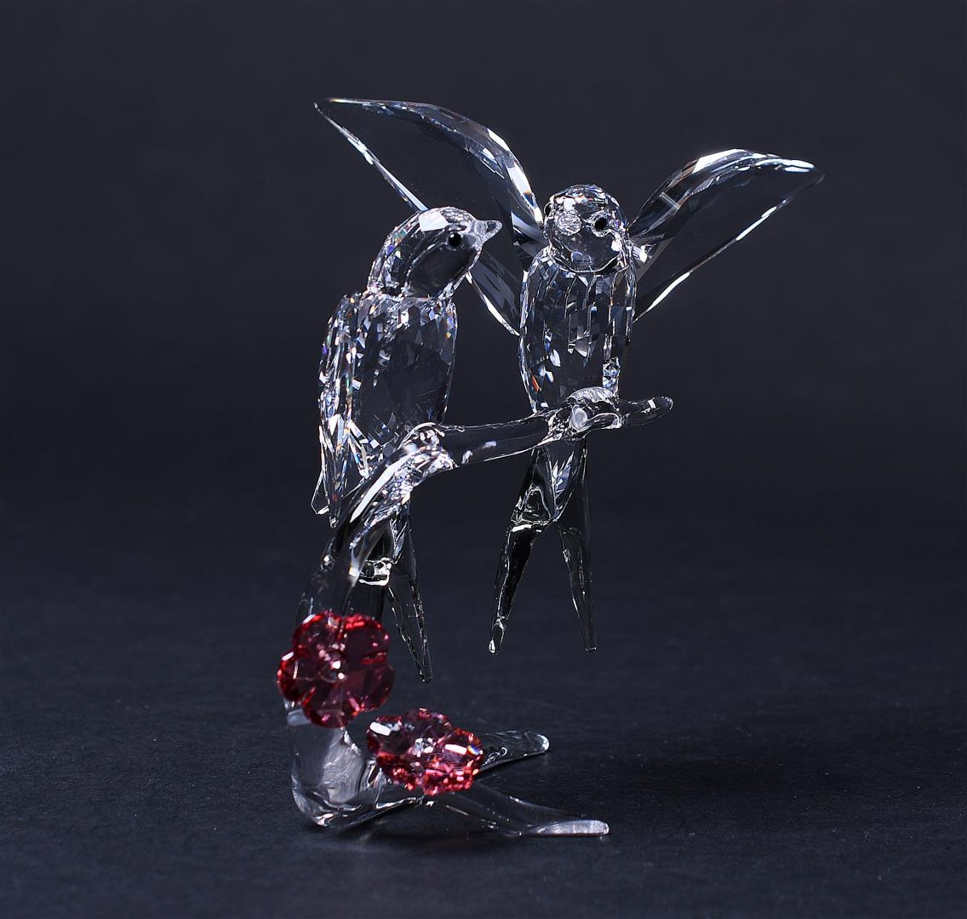 Swarovski, swallows, Year of release 2019,5475566. Includes original box.
H. 10,5 cm. - Image 2 of 5