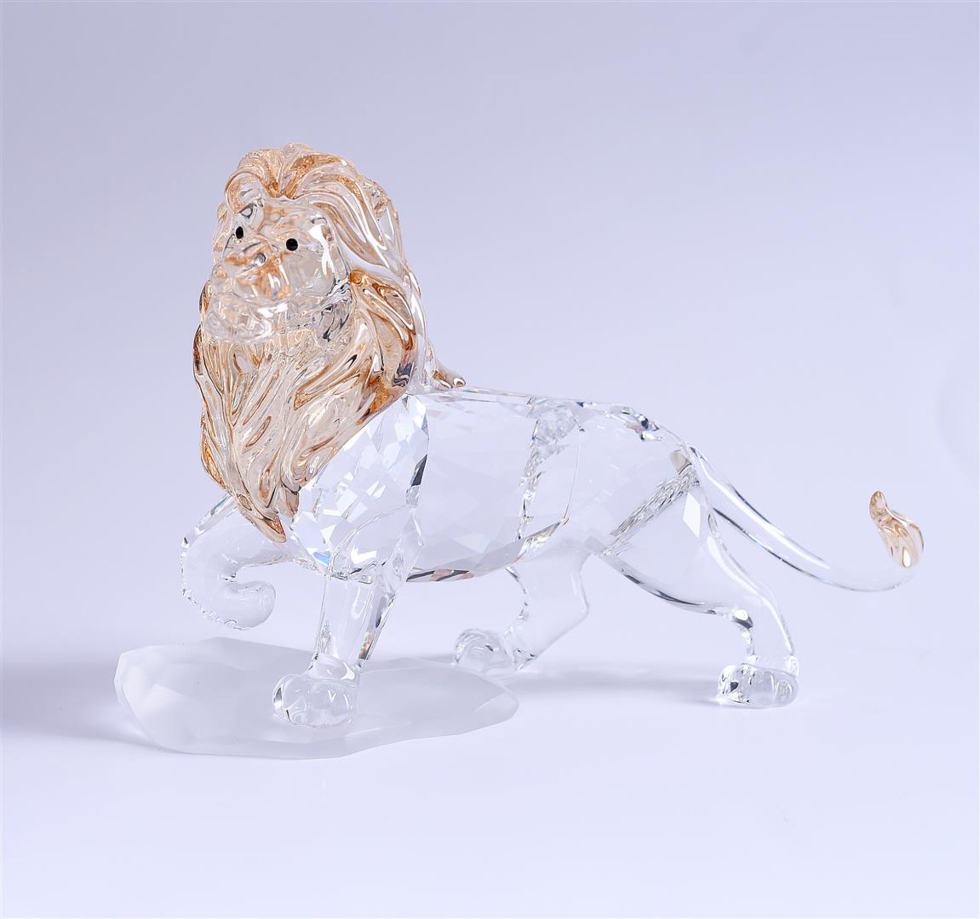 Swarovski Disney, Mufasa, Year of release 2010, A 9100 No. 000 196. Includes original box.
H. 12,5 c - Image 5 of 7