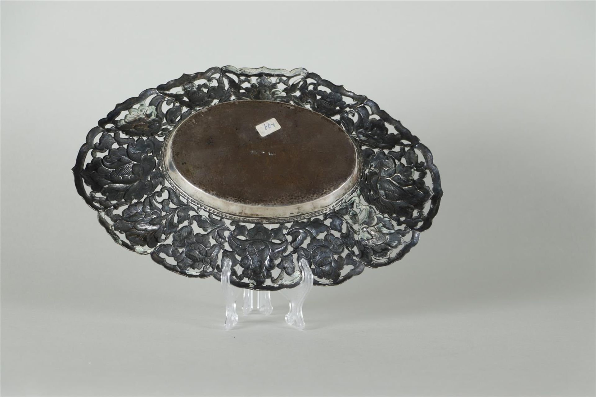 Silver bowl. Presumably 19th century after an older example.
Diam.: 8 cm. - Image 4 of 5