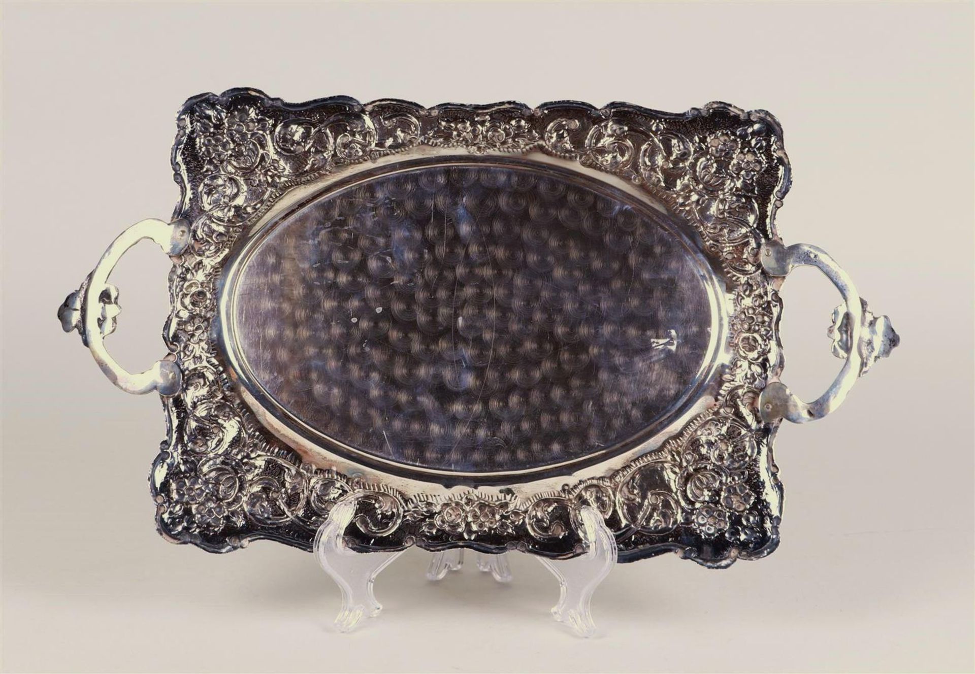 Silver tray. Marked 900 (?). Weight 837 grams.
46 x 25 cm. - Image 3 of 5