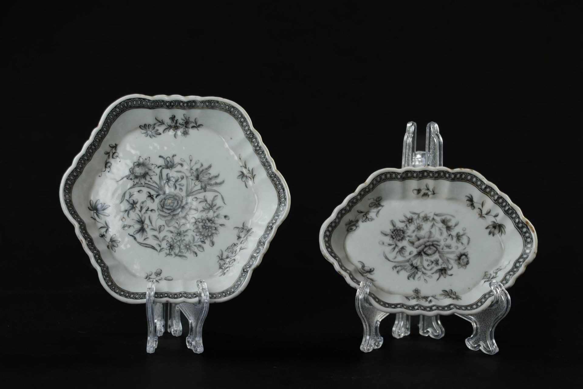 An Encre de Chine tableware set consisting of a teapot, milk jug, tea caddy, patty pan and spoon tra - Bild 23 aus 24