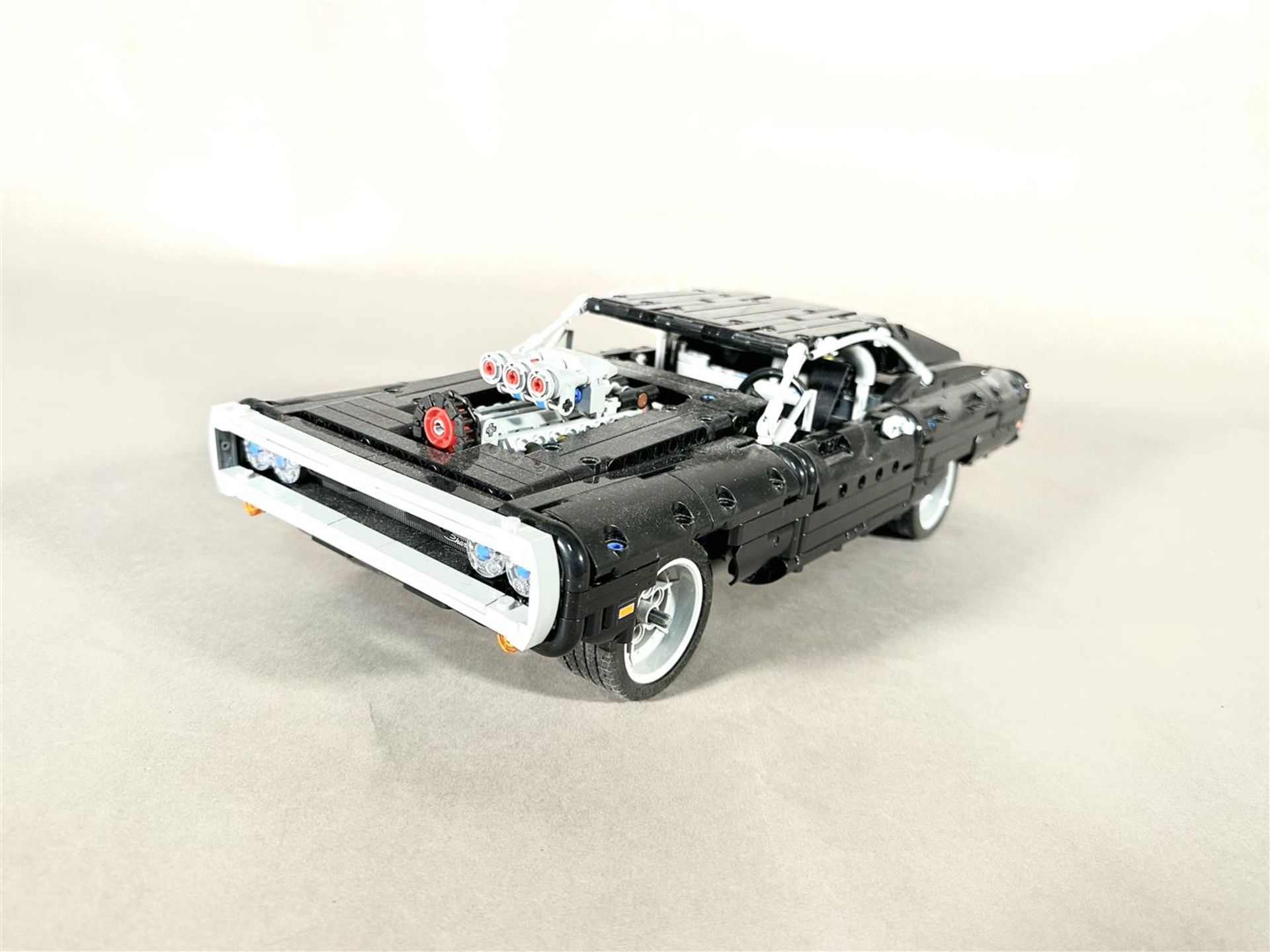 LEGO - Technic 42111 - Fast & Furious - Dom's Dodge Charger - Image 2 of 9