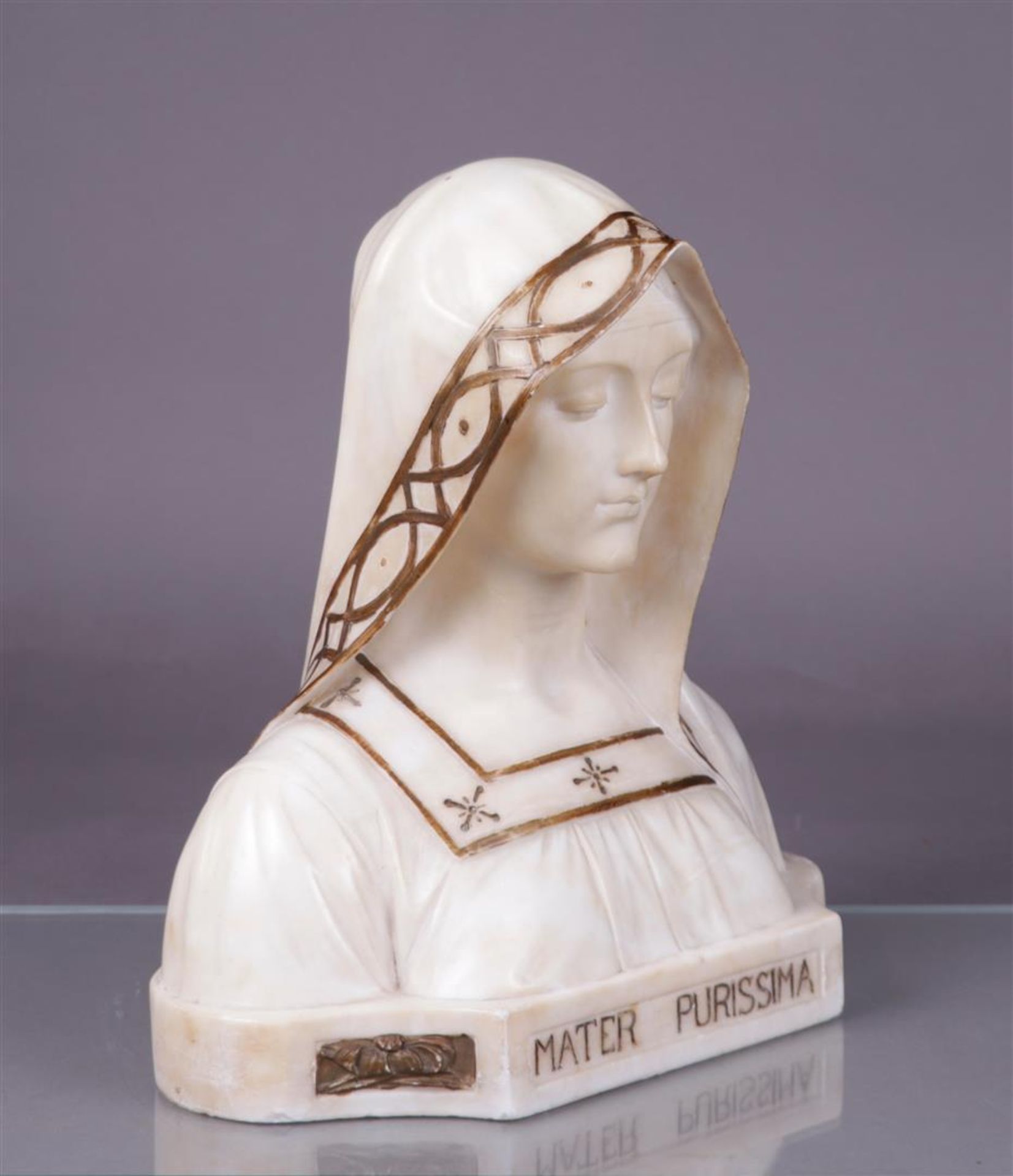 A marble bust of Maria Mater Purissima, signed 'Fagioli' (in the foot). ca. 1900.
H.: 35 cm. - Bild 2 aus 5