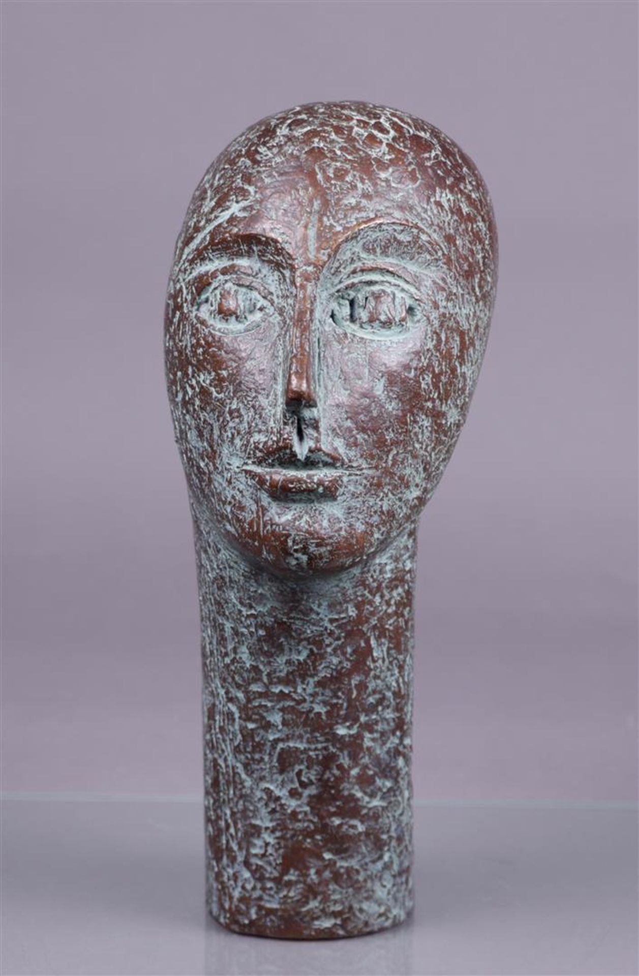 Els Jansen, bronze head monogrammed and numbered 3/8.
H.: 38 cm.