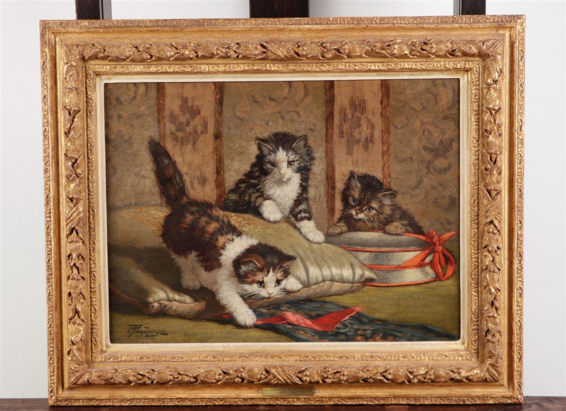 Cornelis Raaphorst (Nieuwkoop 1875 - 1954 Wassenaar), Playing kittens, signed (bottom left), oil on  - Image 2 of 4