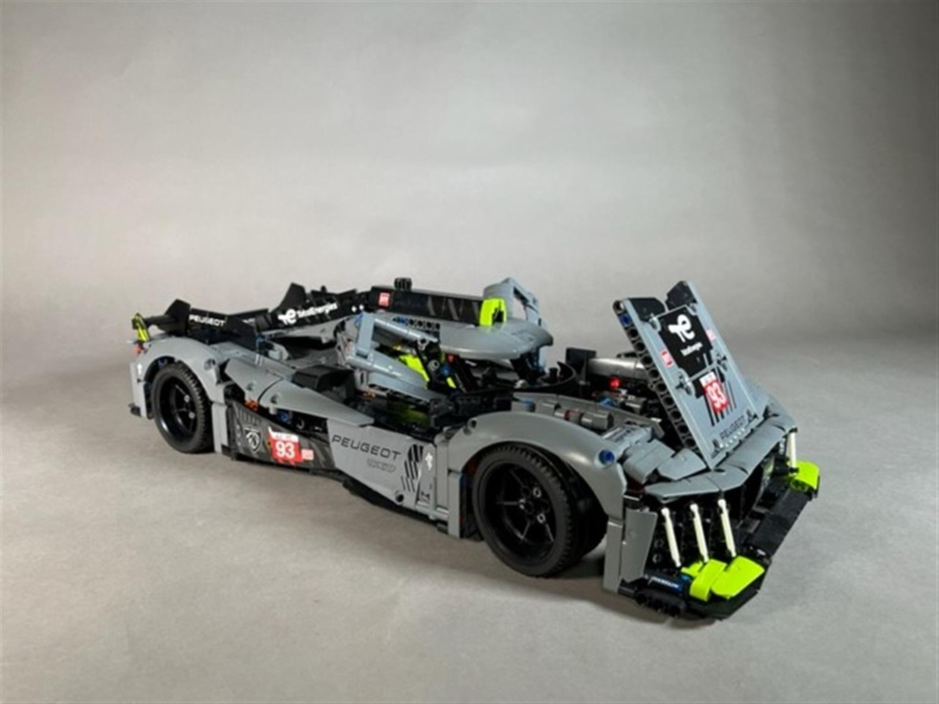 LEGO - Technic - 42156 - Peugeot 9X8 Hypercar 24h Le Mans - Bild 4 aus 6