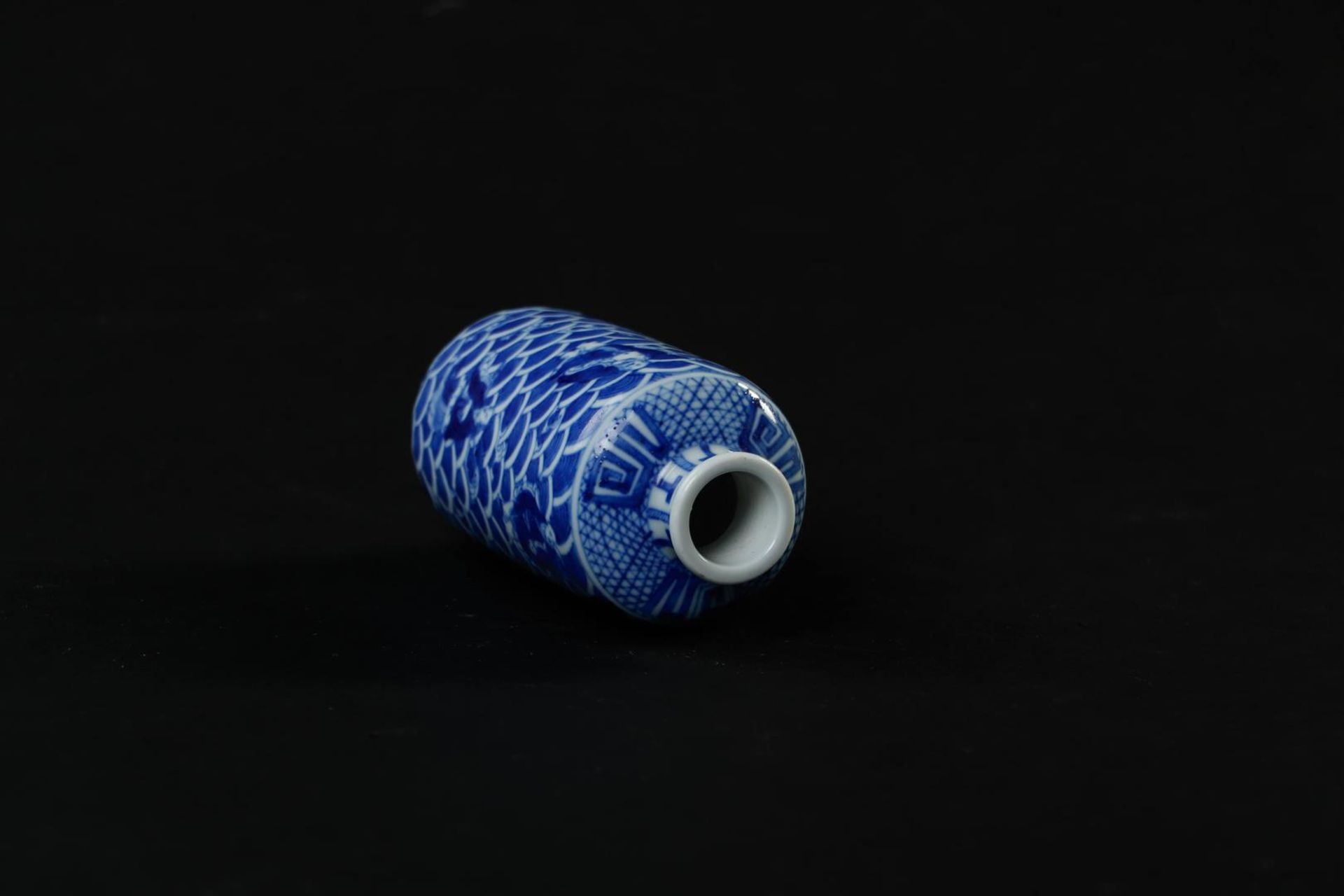 A porcelain cylindrical vase with a decor of figures in waves, marked Guanxu. China, 19th century.
H - Image 4 of 5