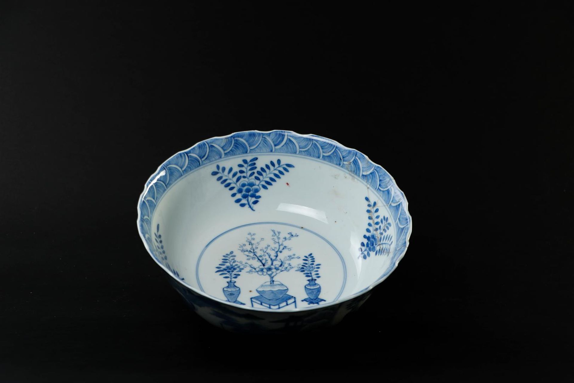 A large porcelain bowl decorated with landscapes and antiques, marked Kangxi. (glued). - Image 5 of 6