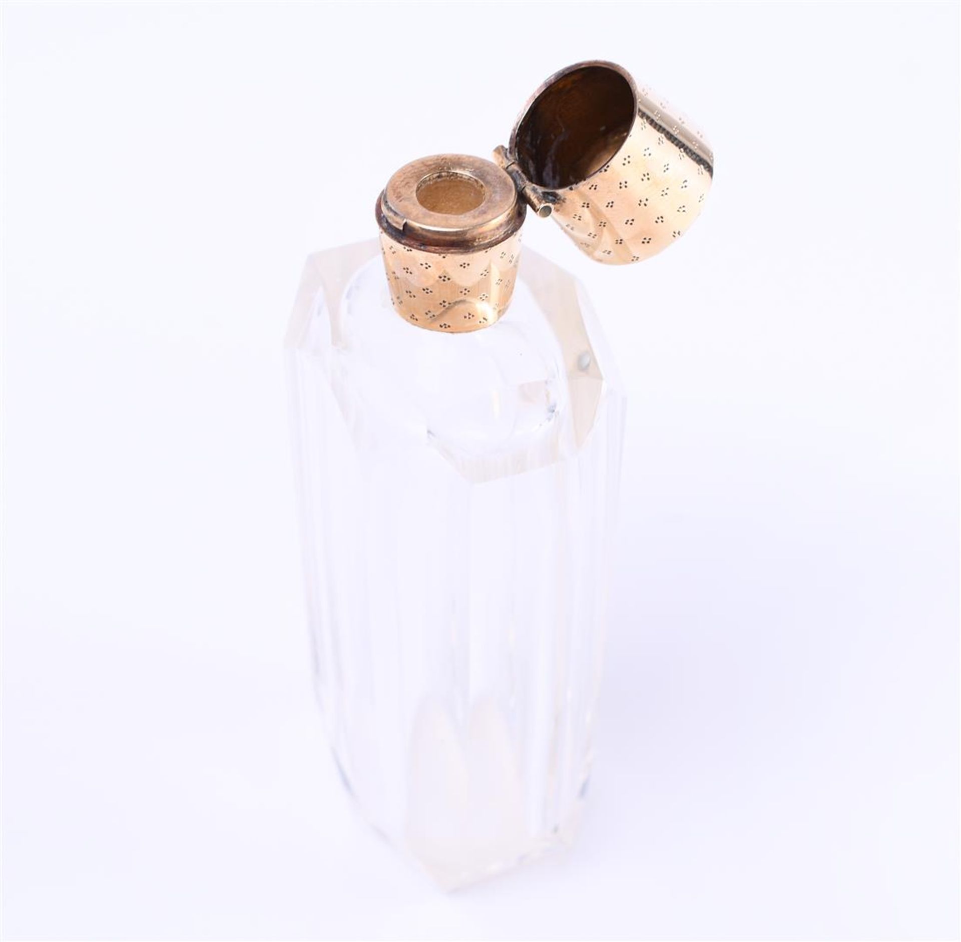 14 kt. Perfume bottle with travel case. Perfume bottle is made of glass and 14kt gold cap. Travel ca - Image 3 of 5
