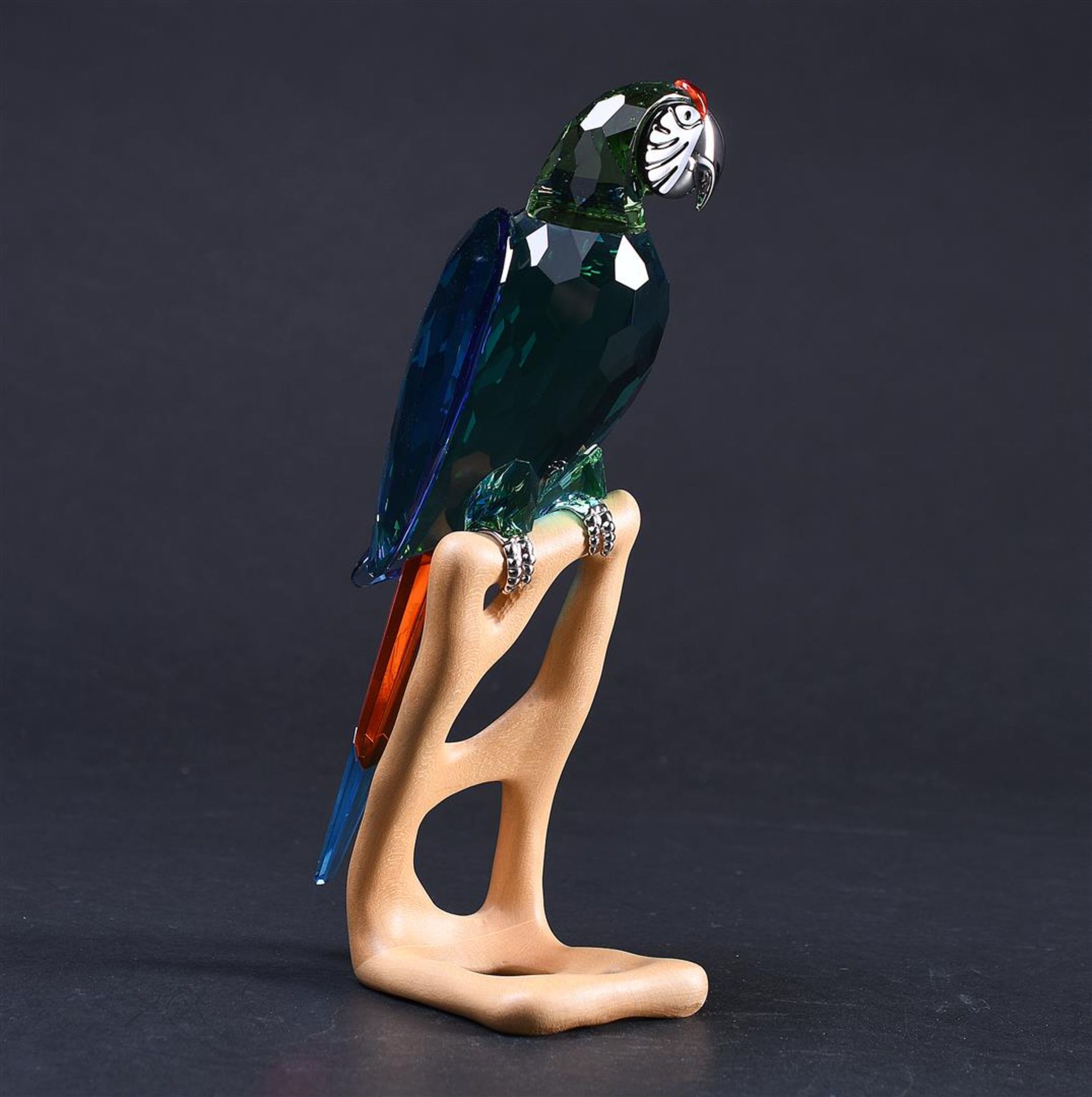Swarovski, Macaw paradise bird, Year of issue 2005, 685824. Includes original box.
H. 24 cm. - Image 3 of 7