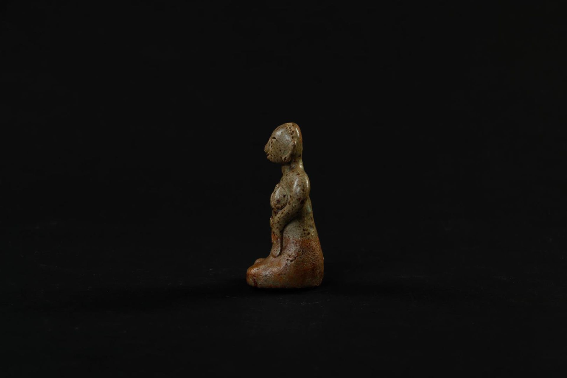 Funerary statue female figure with lotus, Ming period. - Image 2 of 5