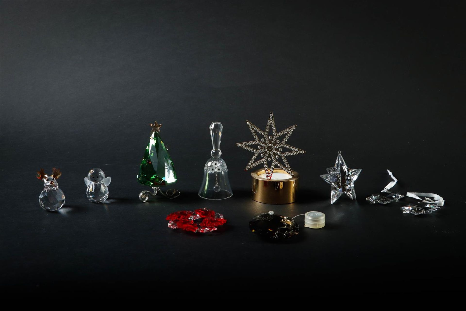 Swarovski, lot of various Christmas ornaments. In original box.