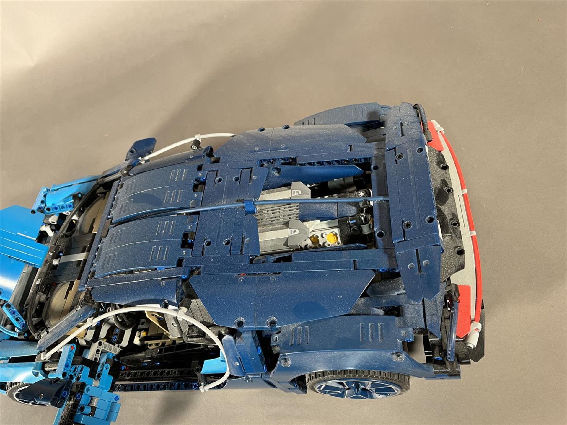 Lego - Technic - 42083 - Car Bugatti Chiron. 2000-present. - Image 5 of 7