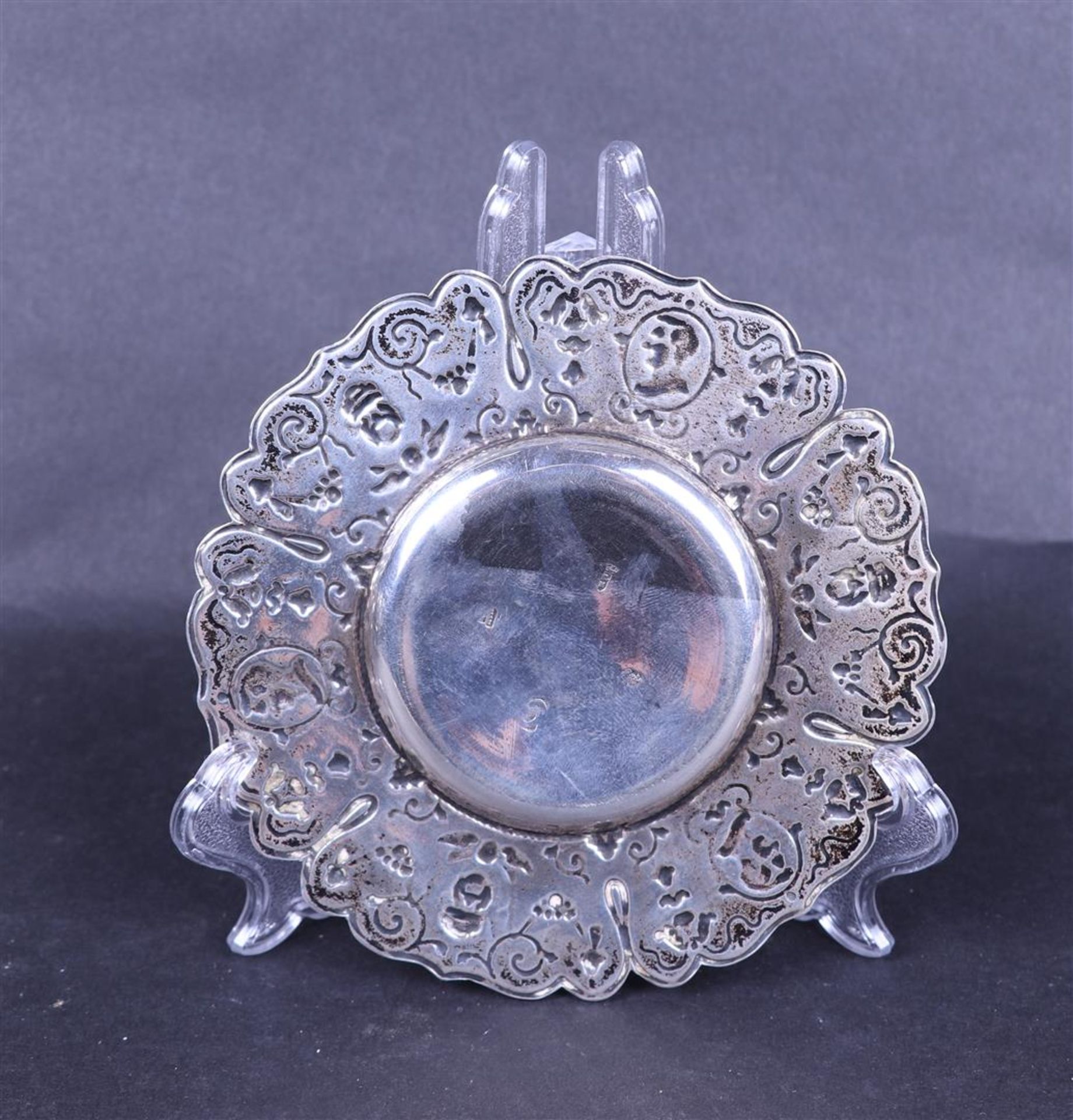 Silver bowl. Presumably 19th century after an older example.
Diam.: 8 cm. - Bild 2 aus 5