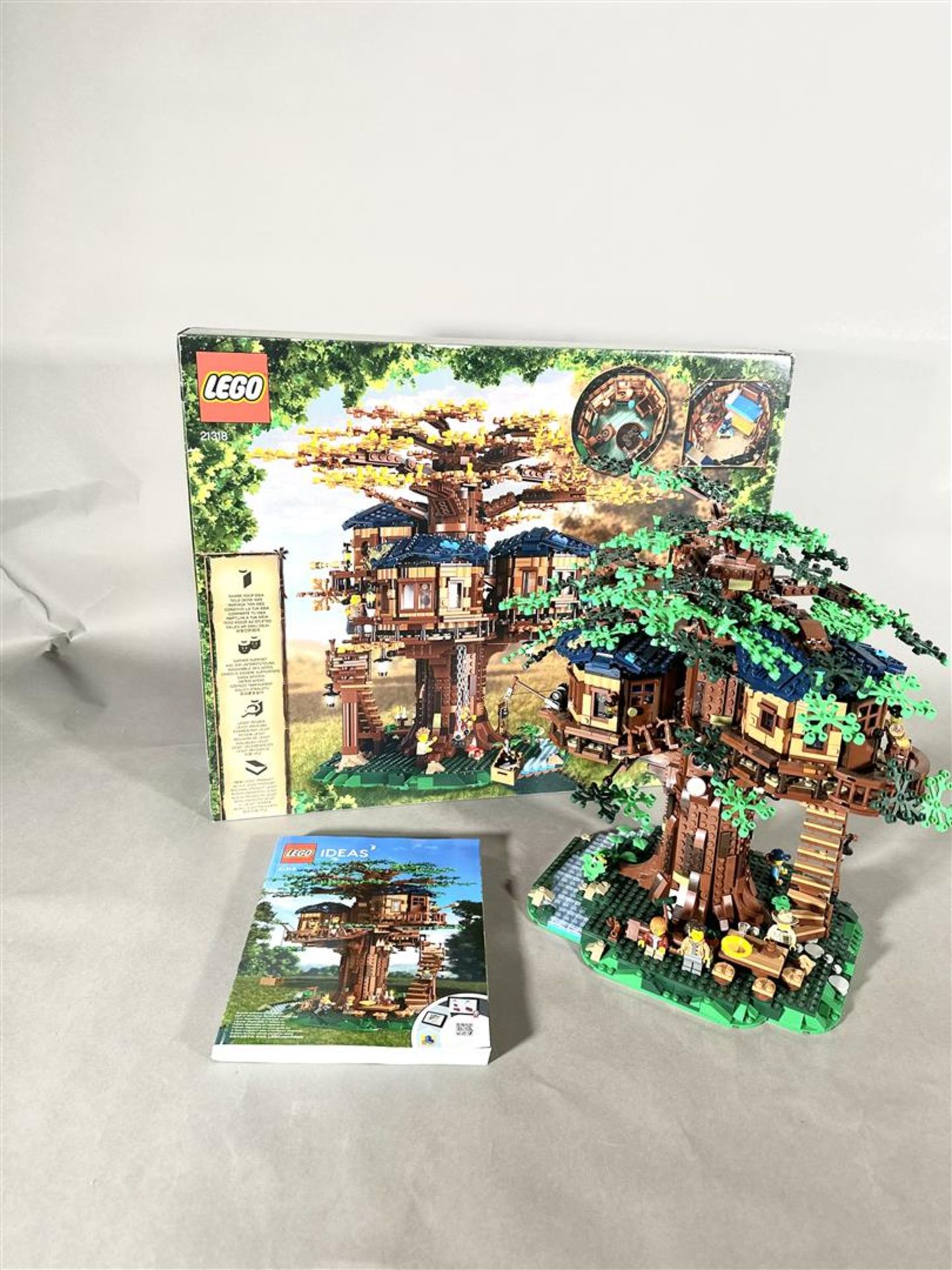 Lego - Ideas - 21318 - Treehouse 21318, 2000 - present.